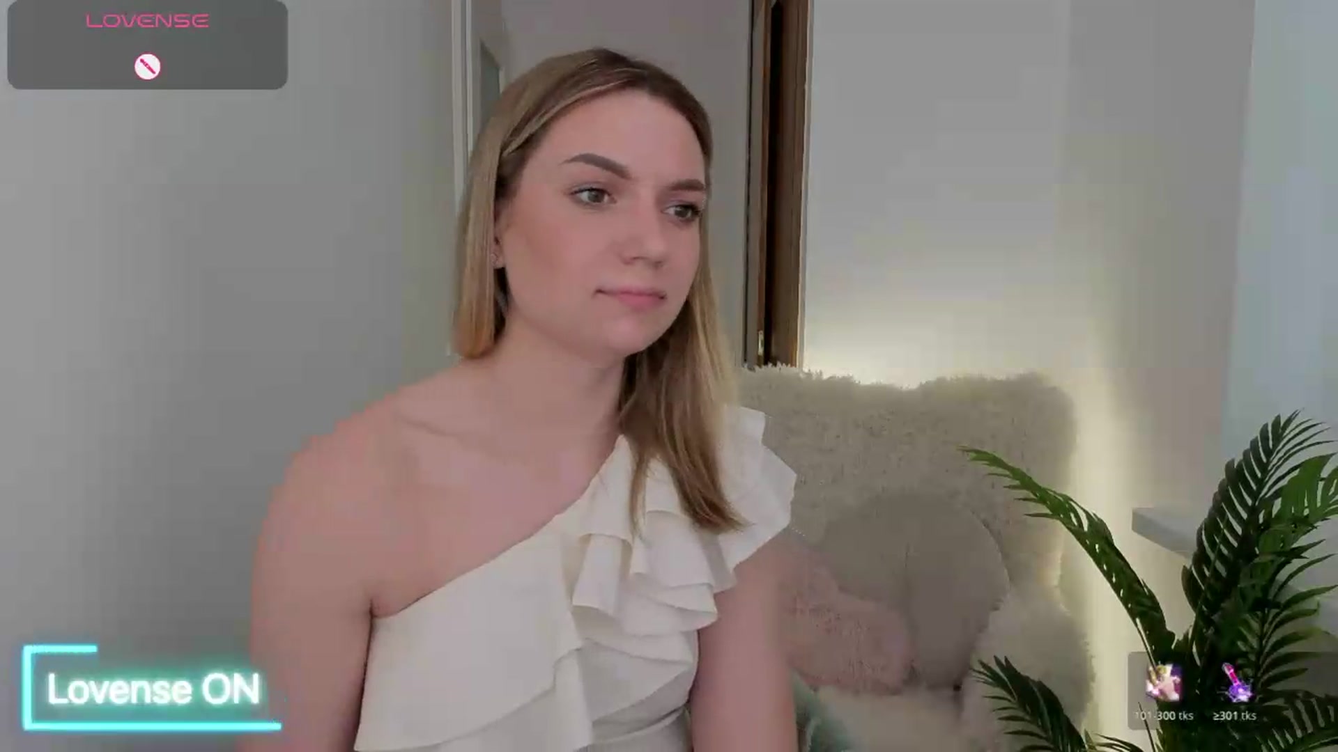 Gallery image thumbnail from AshleyMimi's myfreecams stream on, 06/01/2026, 15:39 image 18 of 20
