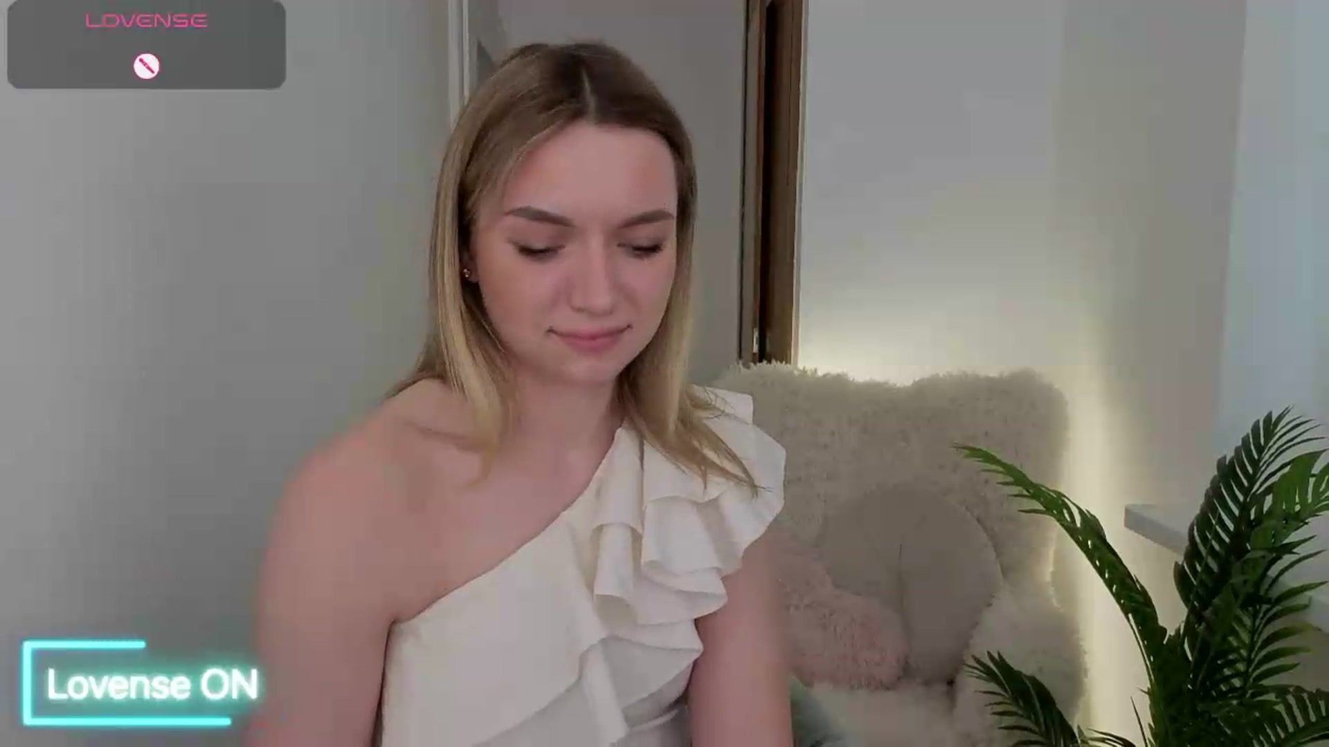 Gallery image thumbnail from AshleyMimi's myfreecams stream on, 06/01/2026, 15:39 image 7 of 20
