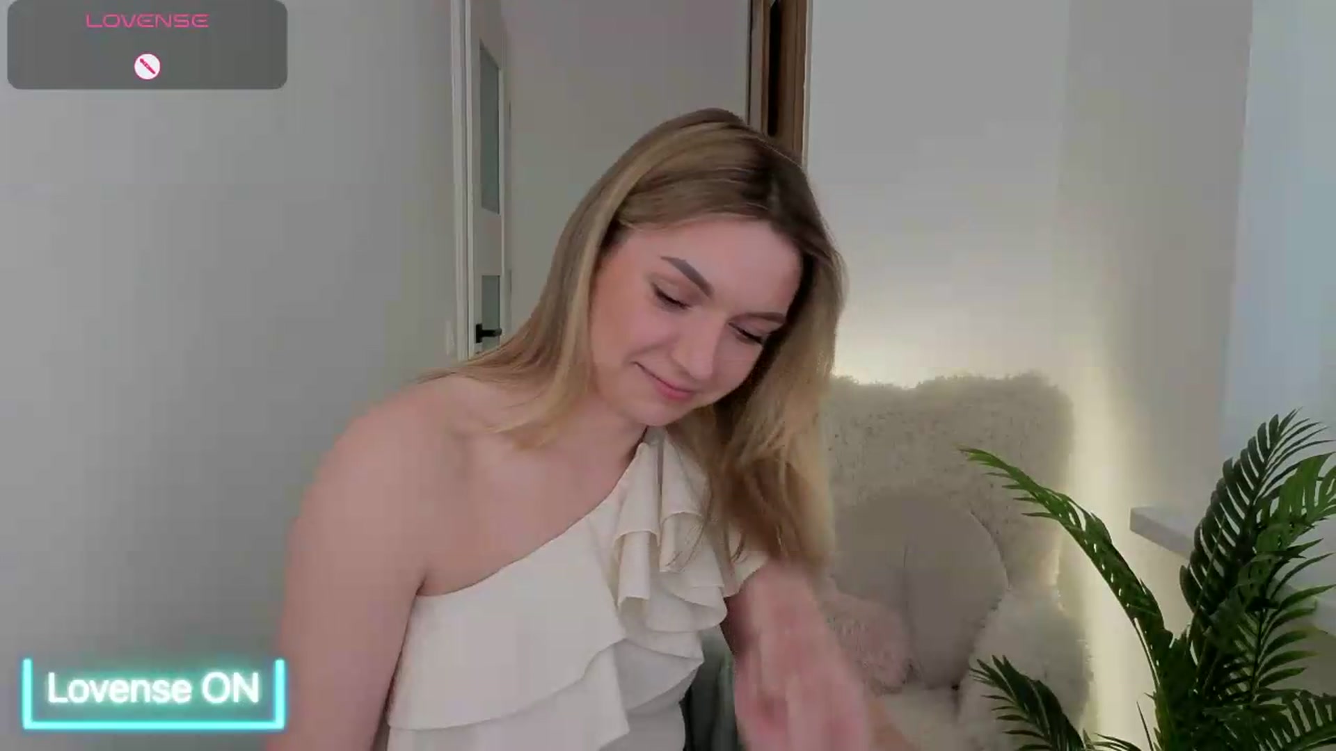 Gallery image thumbnail from AshleyMimi's myfreecams stream on, 06/01/2026, 15:39 image 4 of 20