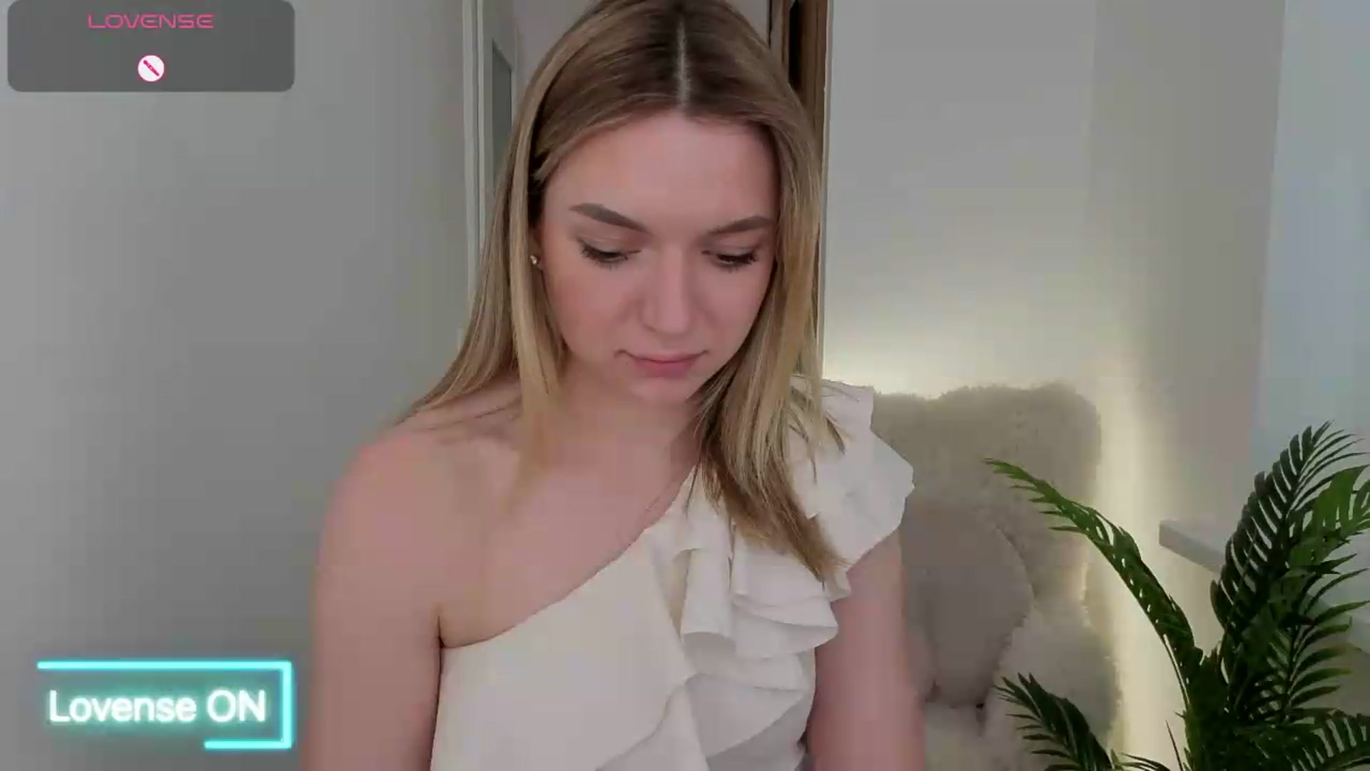 Gallery image thumbnail from AshleyMimi's myfreecams stream on, 06/01/2026, 16:22 image 11 of 20