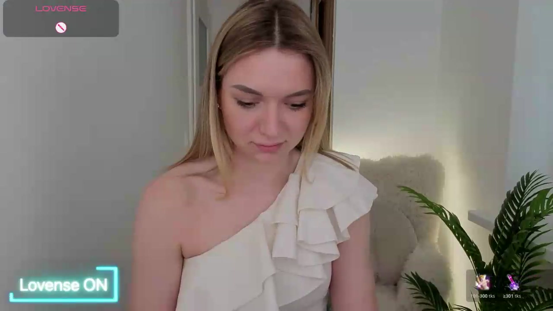 Gallery image thumbnail from AshleyMimi's myfreecams stream on, 06/01/2026, 16:22 image 13 of 20