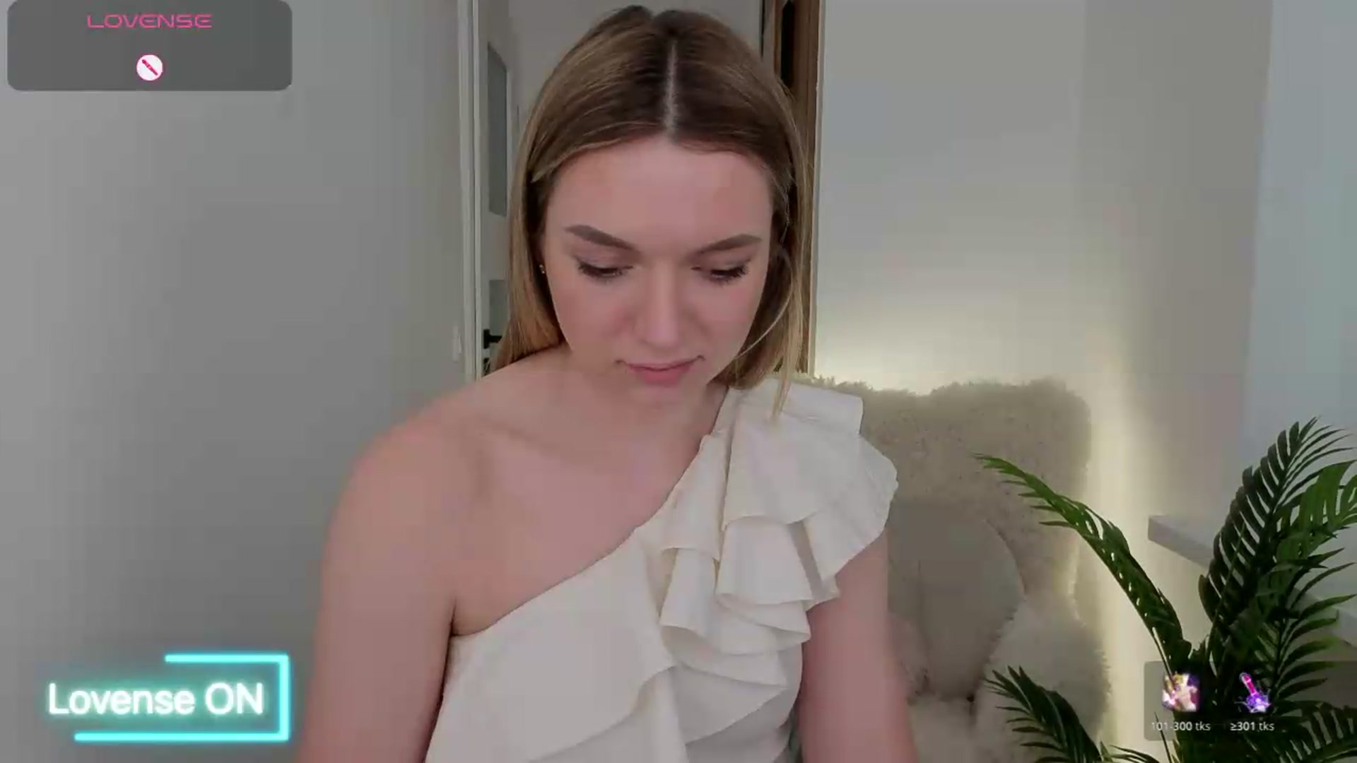 Gallery image thumbnail from AshleyMimi's myfreecams stream on, 06/01/2026, 16:22 image 5 of 20