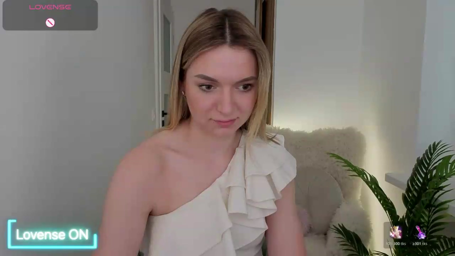 Gallery image thumbnail from AshleyMimi's myfreecams stream on, 06/01/2026, 16:22 image 14 of 20