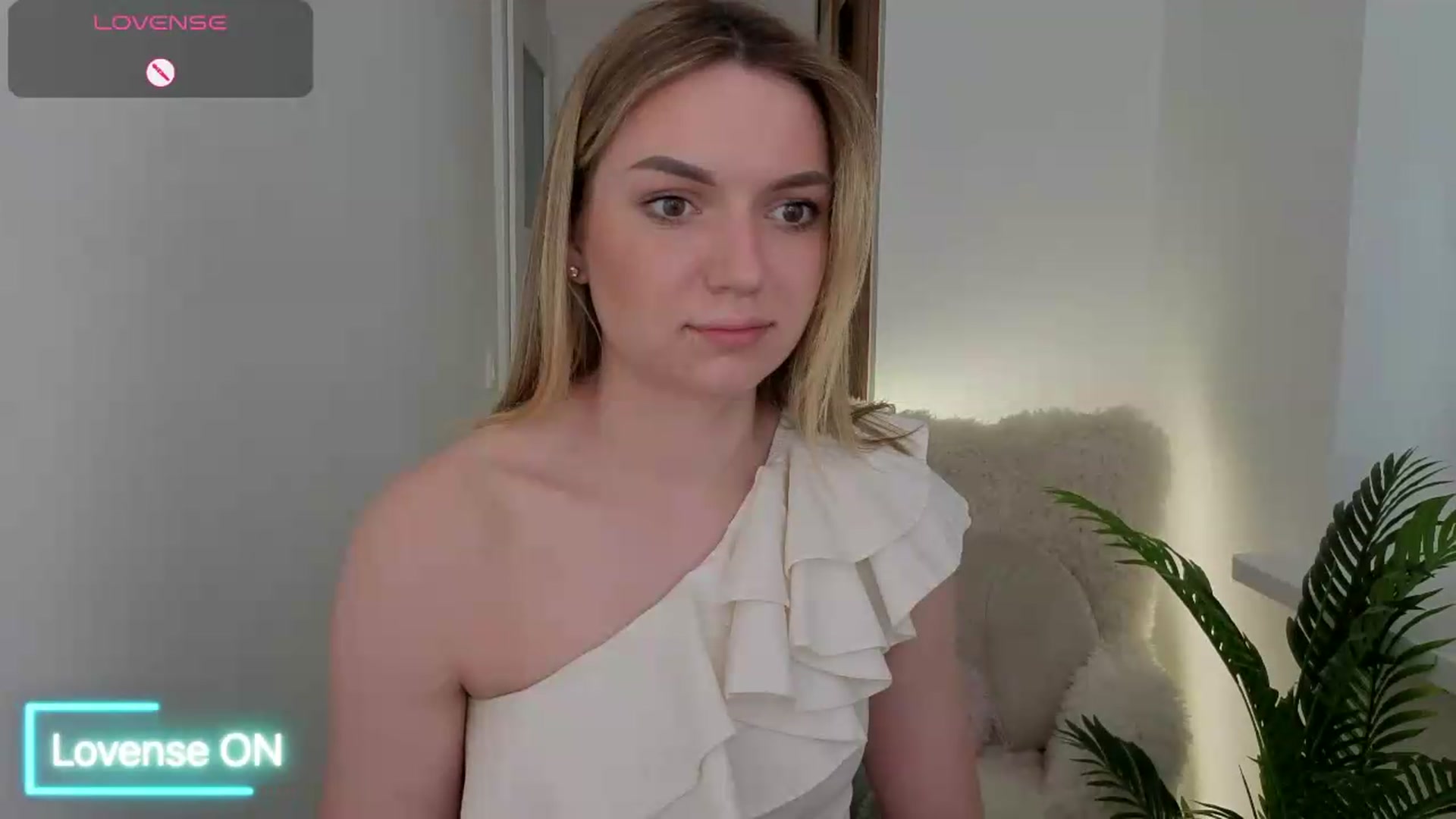 Gallery image thumbnail from AshleyMimi's myfreecams stream on, 06/01/2026, 16:22 image 15 of 20