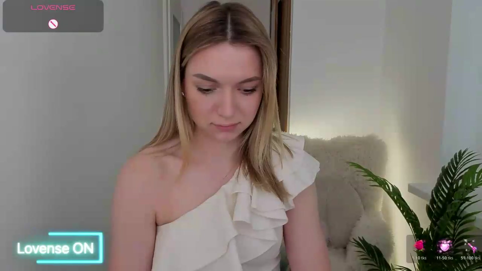 Gallery image thumbnail from AshleyMimi's myfreecams stream on, 06/01/2026, 16:22 image 12 of 20