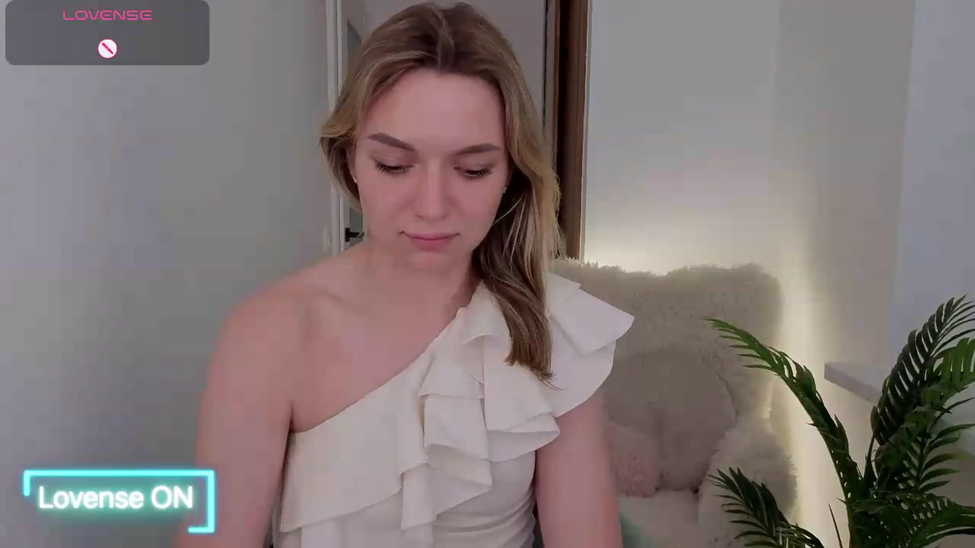 Gallery image thumbnail from AshleyMimi's myfreecams stream on, 06/01/2026, 20:09 image 14 of 20