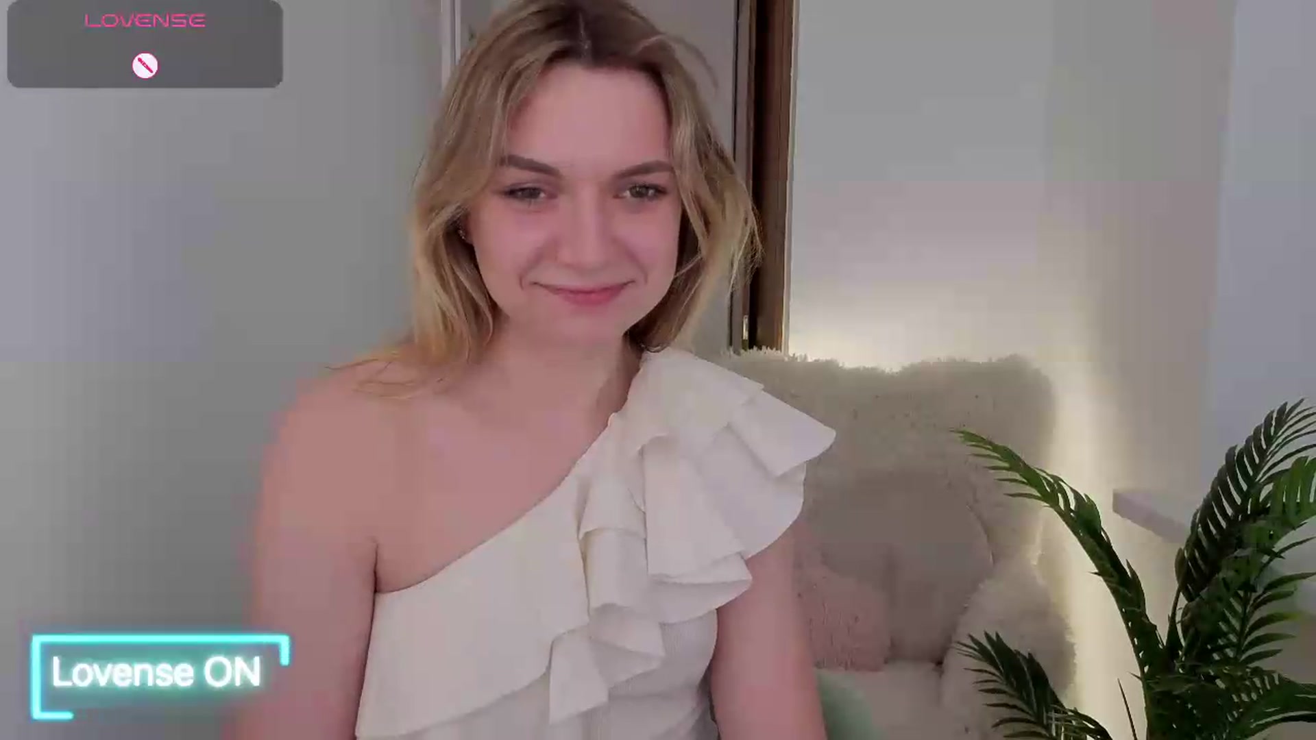 Gallery image thumbnail from AshleyMimi's myfreecams stream on, 06/01/2026, 20:09 image 5 of 20