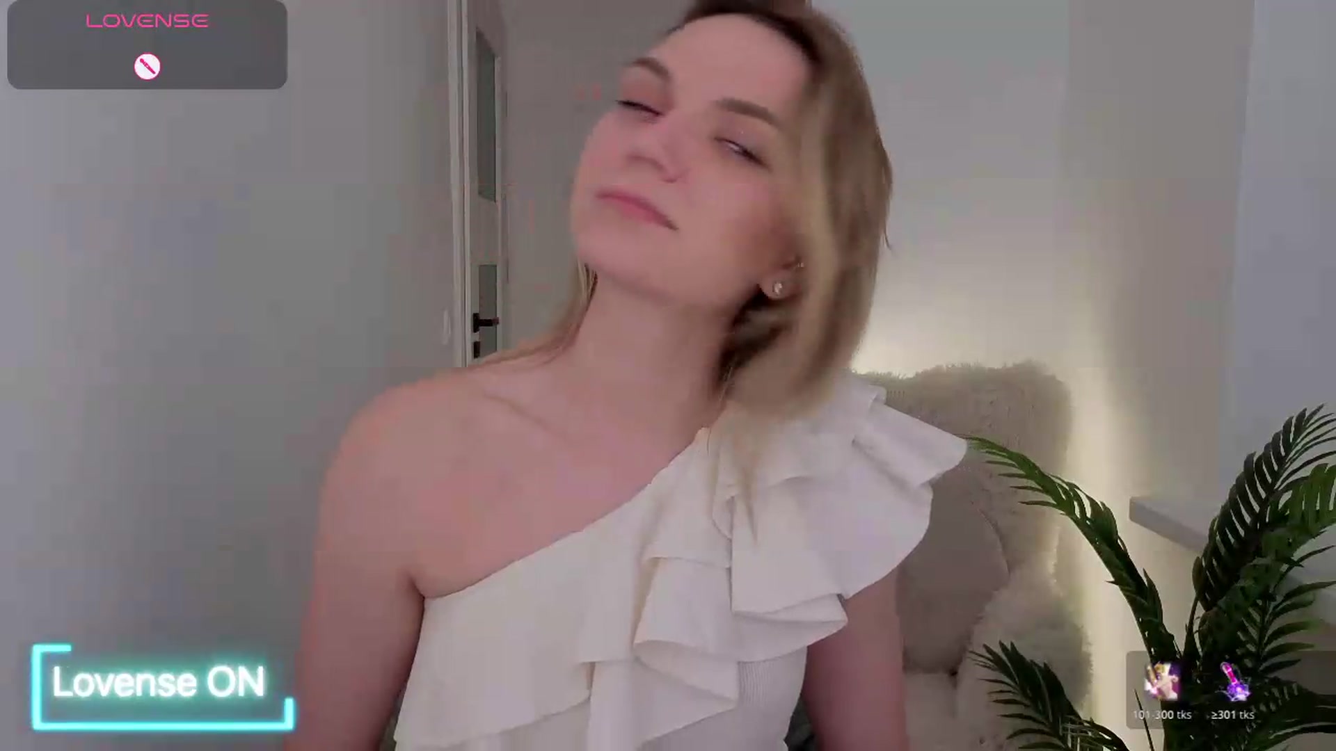 Gallery image thumbnail from AshleyMimi's myfreecams stream on, 06/01/2026, 20:09 image 11 of 20
