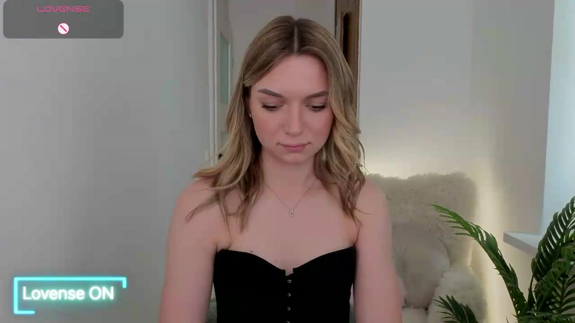 Gallery image thumbnail from AshleyMimi's myfreecams stream on, 06/04/2026, 14:09 image 11 of 20