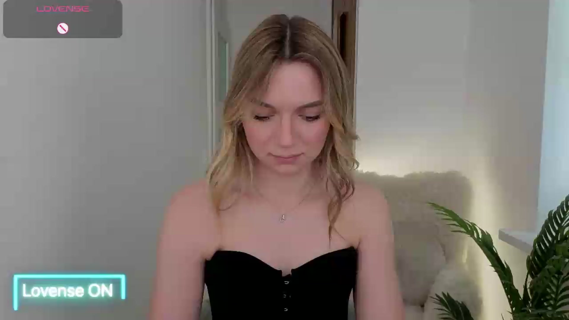 Gallery image thumbnail from AshleyMimi's myfreecams stream on, 06/04/2026, 14:09 image 1 of 20