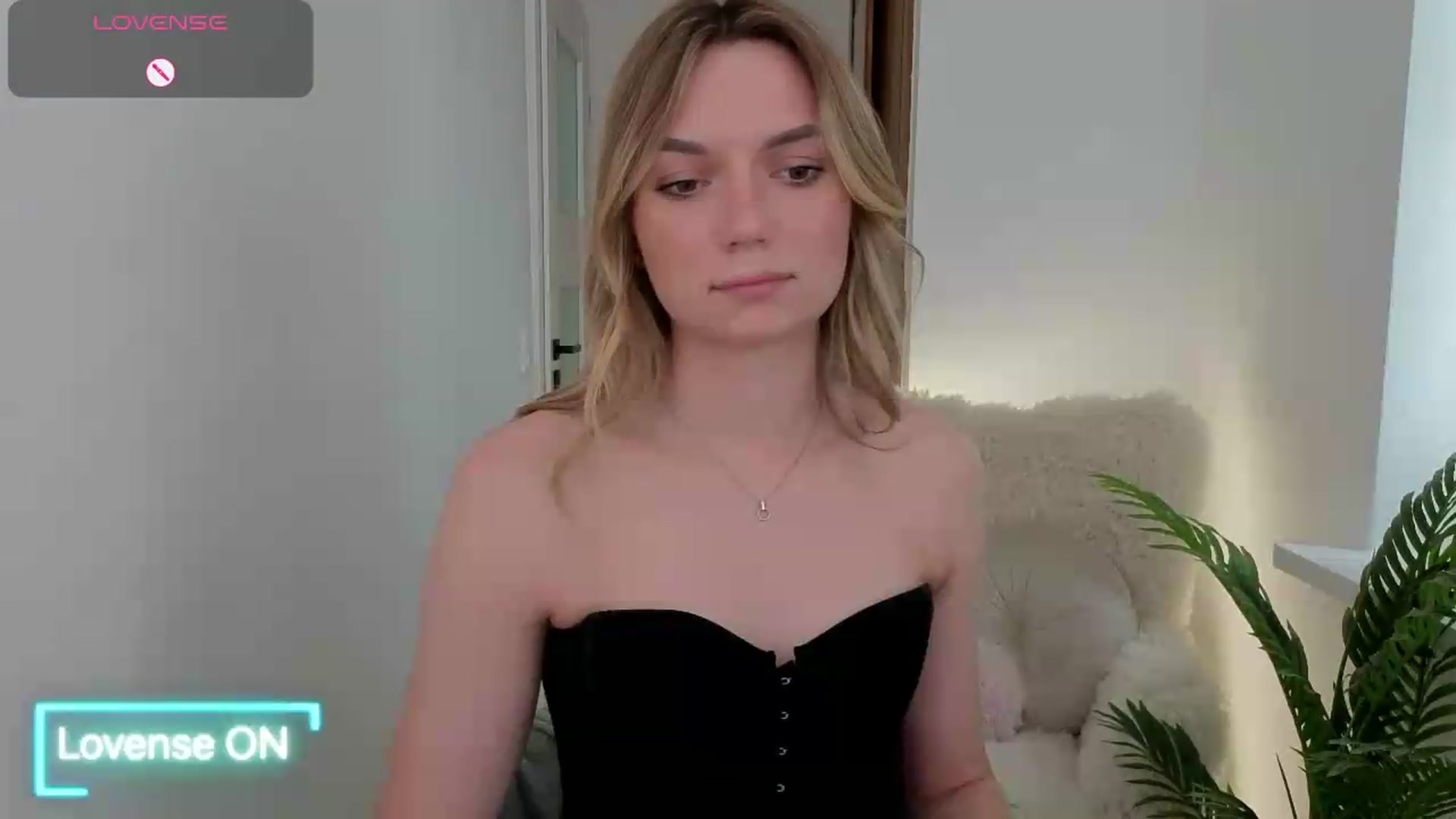 Gallery image thumbnail from AshleyMimi's myfreecams stream on, 06/04/2026, 14:09 image 16 of 20
