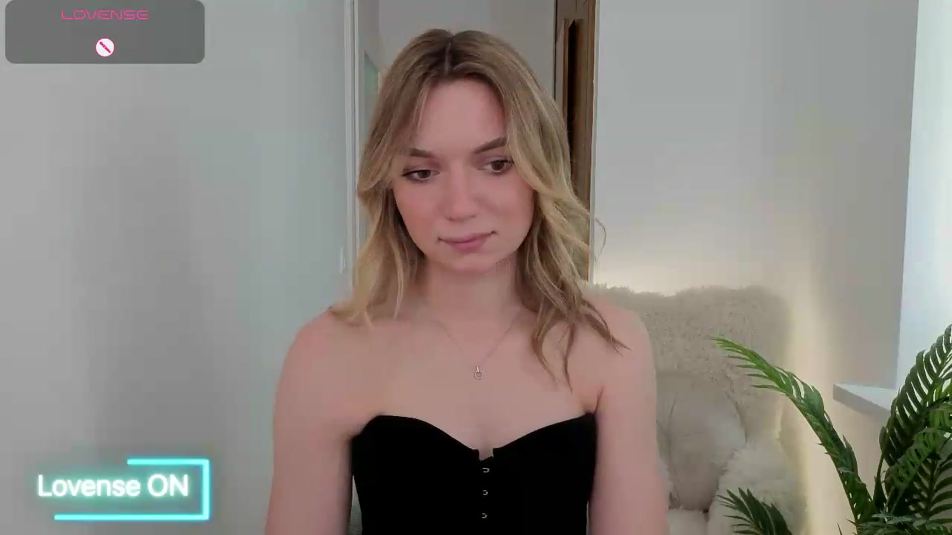 Gallery image thumbnail from AshleyMimi's myfreecams stream on, 06/04/2026, 14:09 image 6 of 20