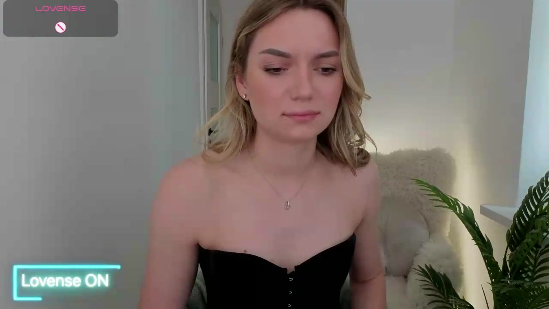 Gallery image thumbnail from AshleyMimi's myfreecams stream on, 06/04/2026, 14:09 image 17 of 20