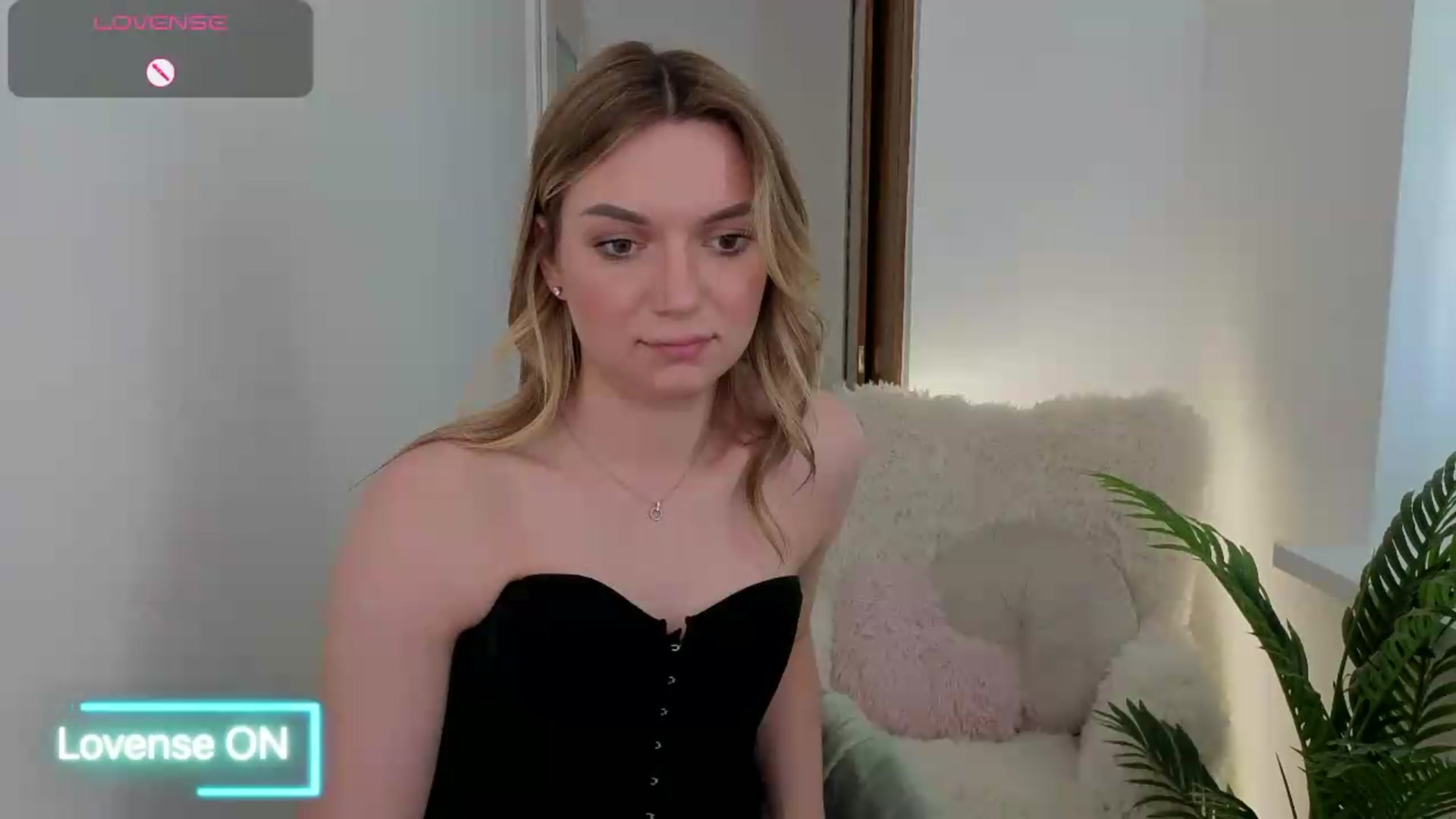 Gallery image thumbnail from AshleyMimi's myfreecams stream on, 06/04/2026, 15:32 image 12 of 20