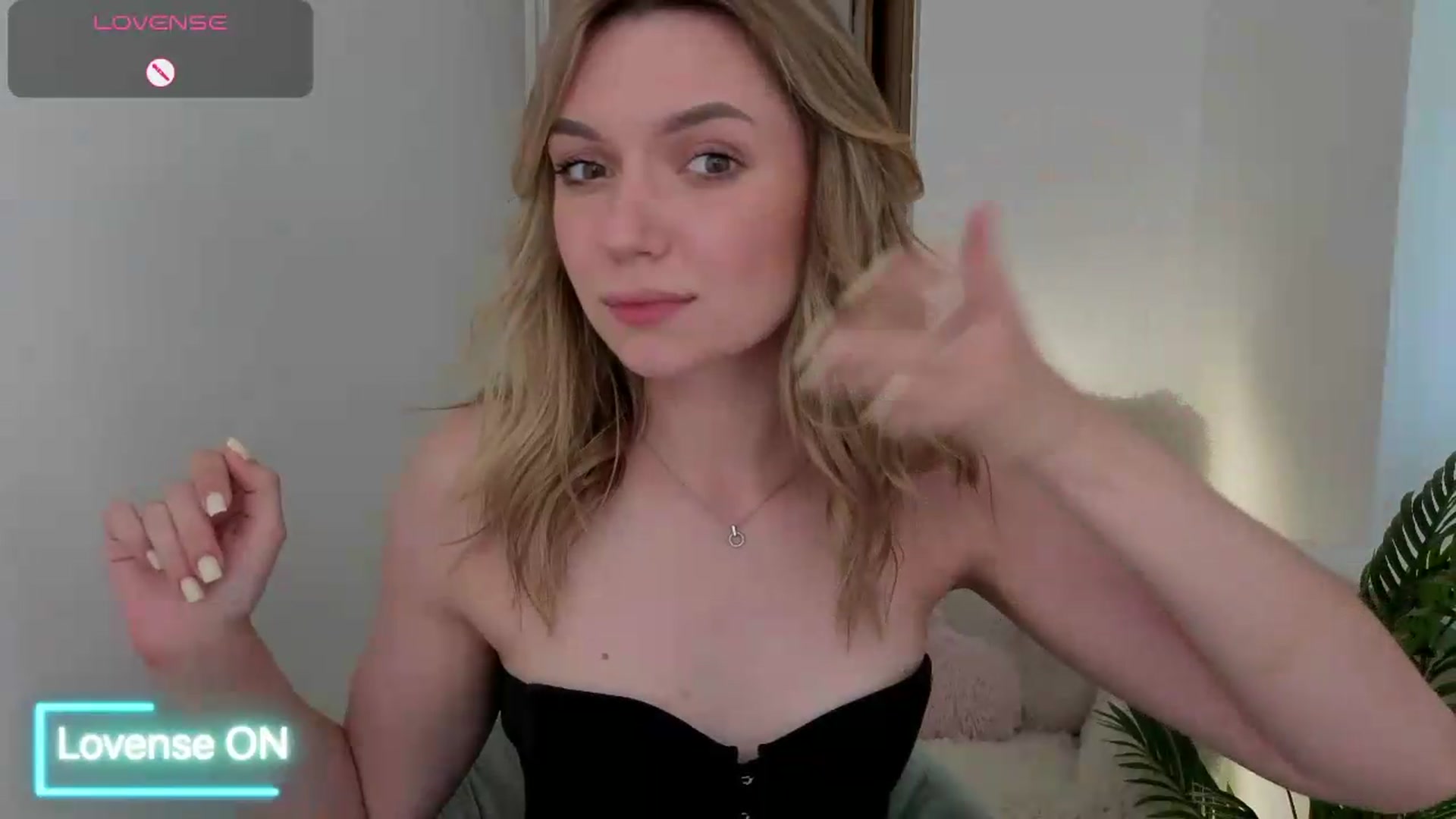 Gallery image thumbnail from AshleyMimi's myfreecams stream on, 06/04/2026, 17:06 image 8 of 20