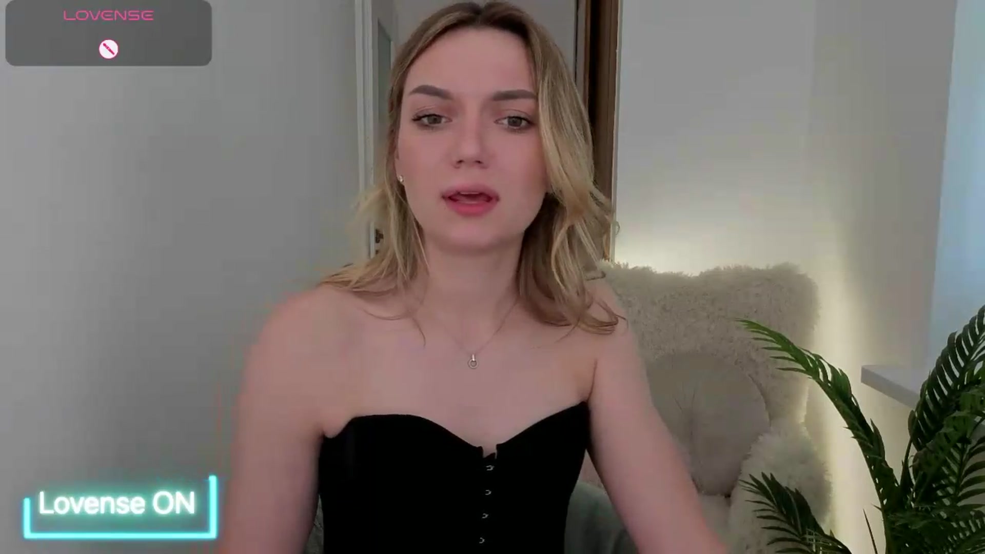 Gallery image thumbnail from AshleyMimi's myfreecams stream on, 06/04/2026, 17:06 image 2 of 20