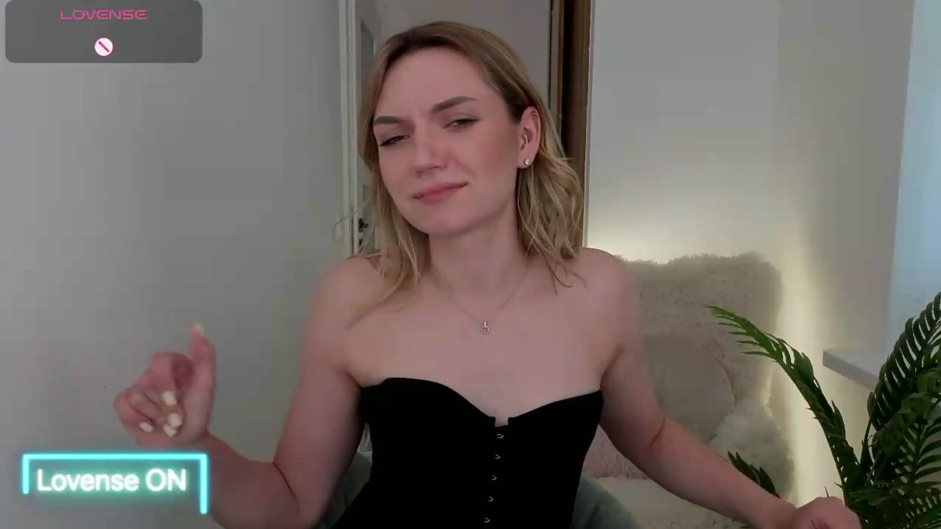 Gallery image thumbnail from AshleyMimi's myfreecams stream on, 06/04/2026, 17:06 image 9 of 20
