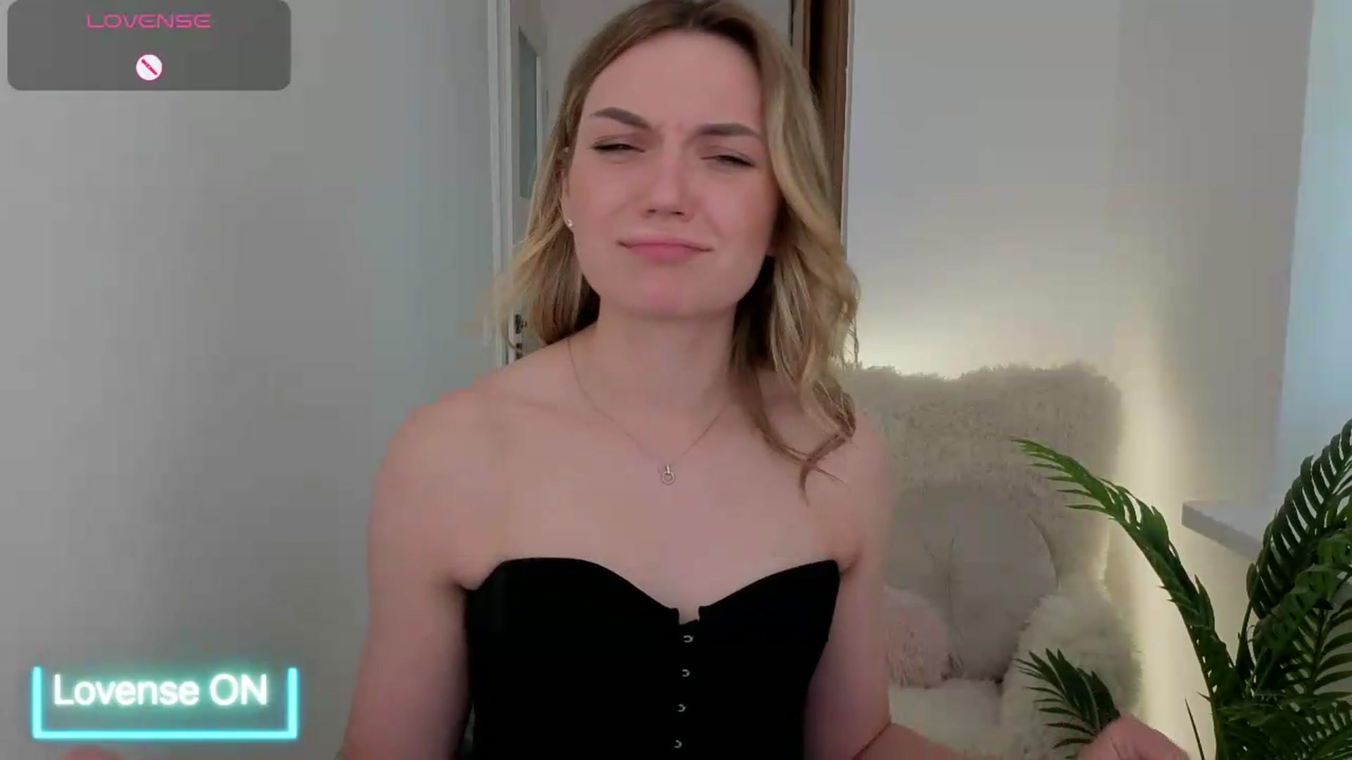 Gallery image thumbnail from AshleyMimi's myfreecams stream on, 06/04/2026, 17:06 image 13 of 20