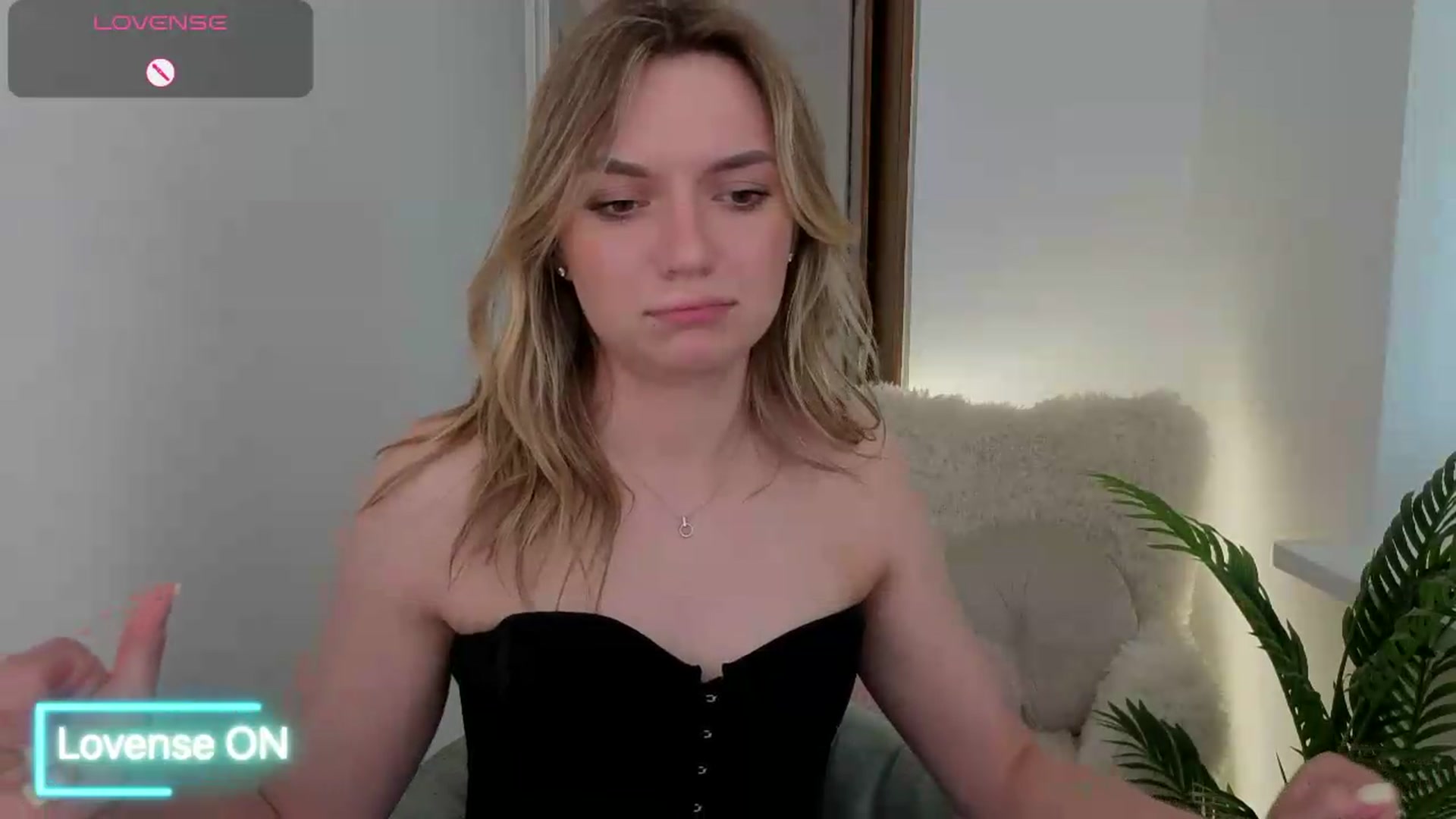 Gallery image thumbnail from AshleyMimi's myfreecams stream on, 06/04/2026, 17:25 image 7 of 20