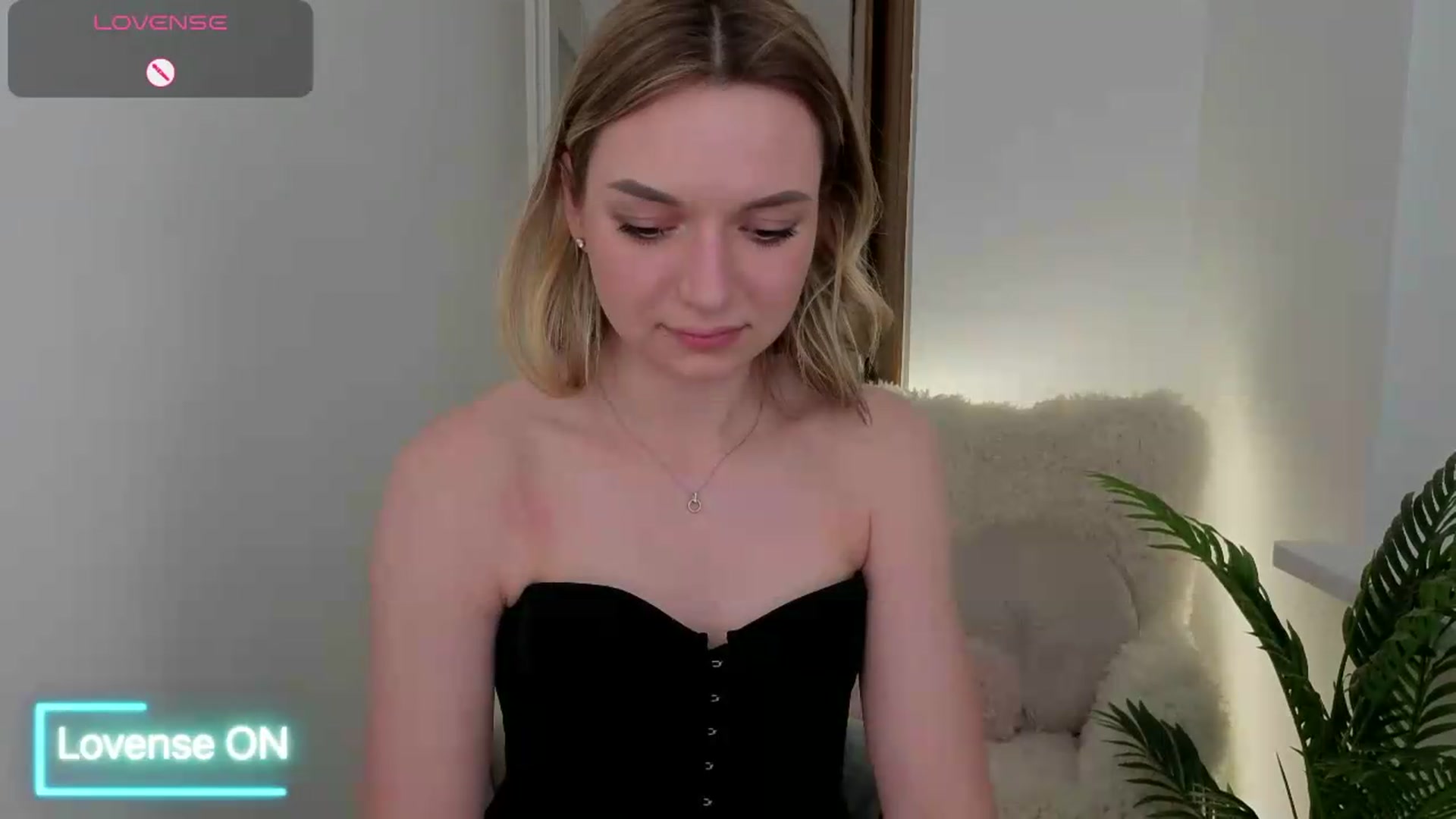 Gallery image thumbnail from AshleyMimi's myfreecams stream on, 06/04/2026, 20:05 image 18 of 20