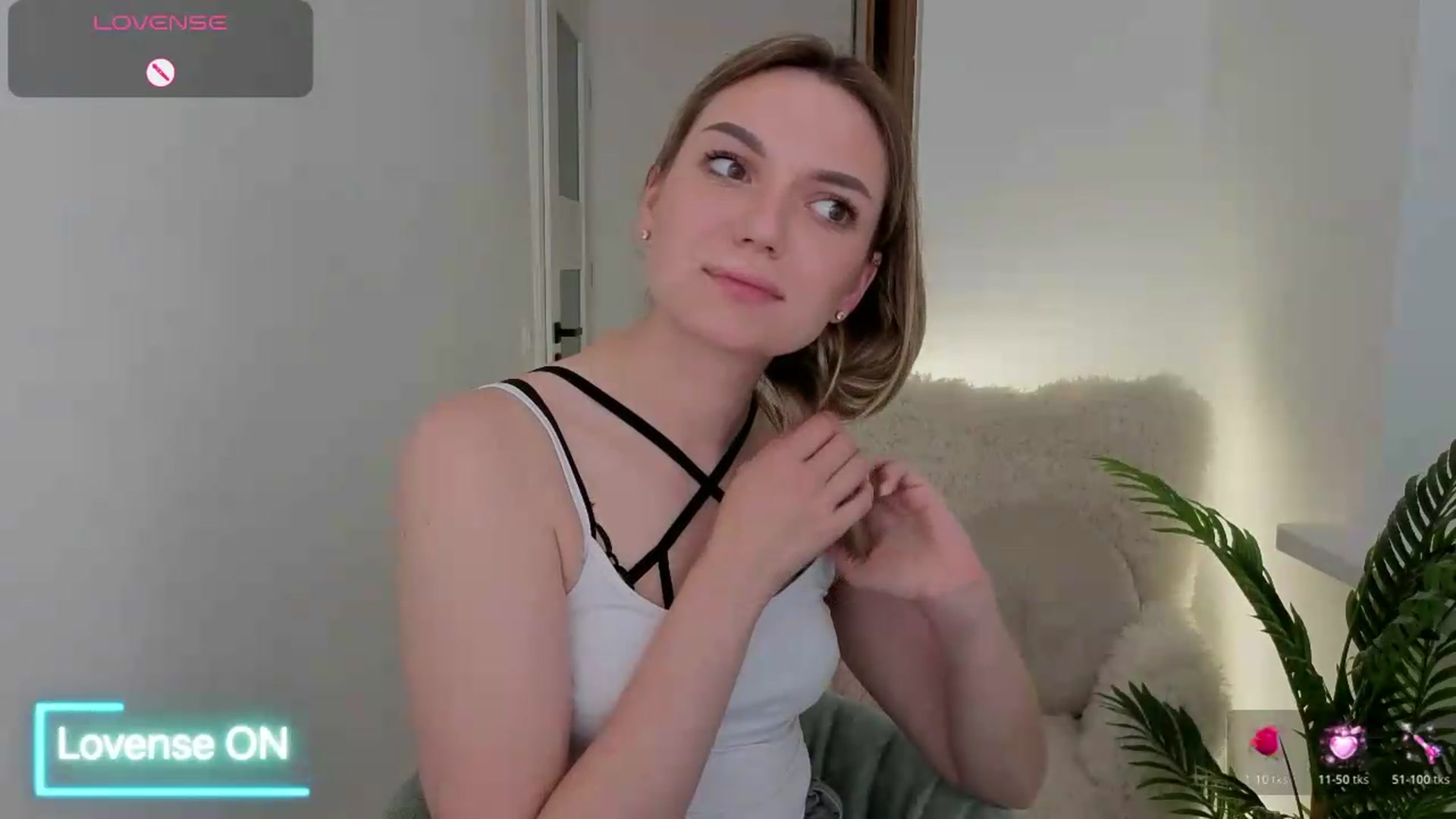 Gallery image thumbnail from AshleyMimi's myfreecams stream on, 06/05/2026, 20:03 image 6 of 20