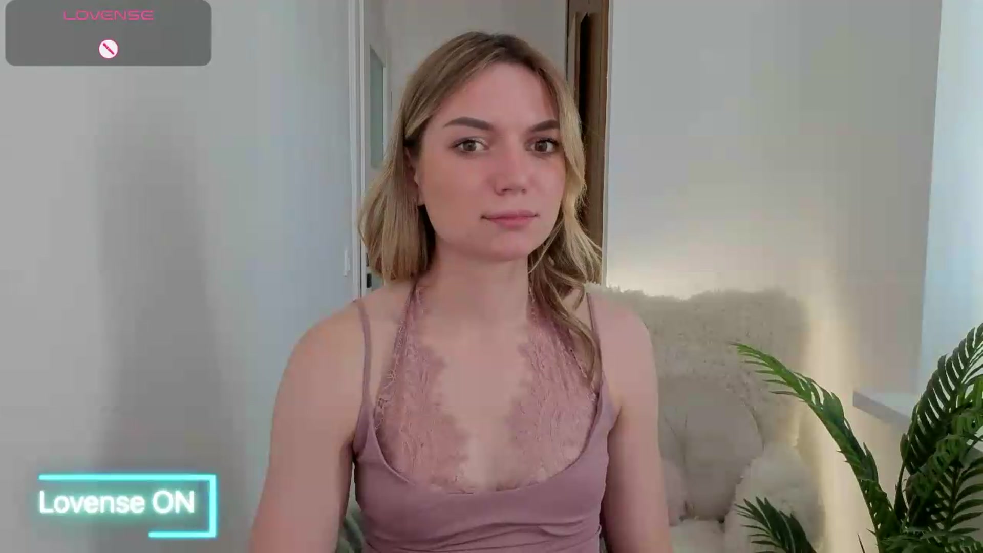 Gallery image thumbnail from AshleyMimi's myfreecams stream on, 06/06/2026, 14:49 image 6 of 20