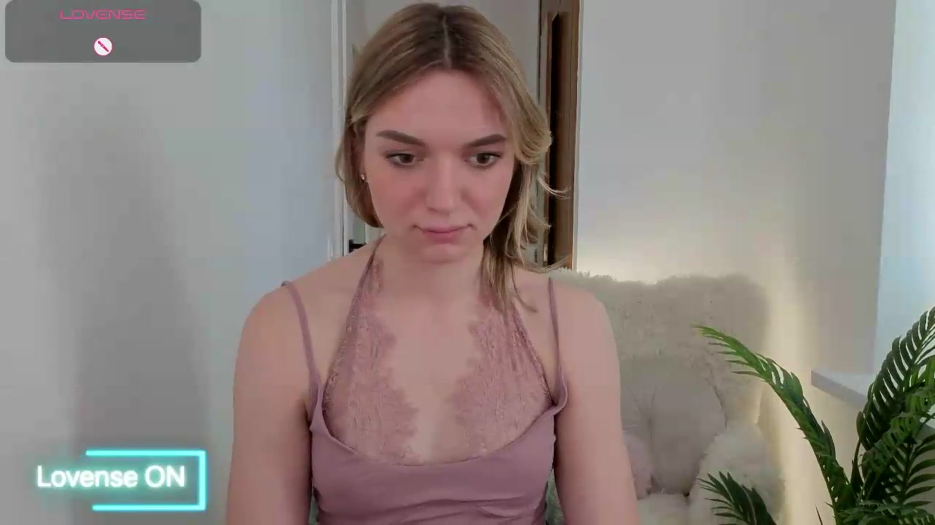 Gallery image thumbnail from AshleyMimi's myfreecams stream on, 06/06/2026, 14:49 image 5 of 20