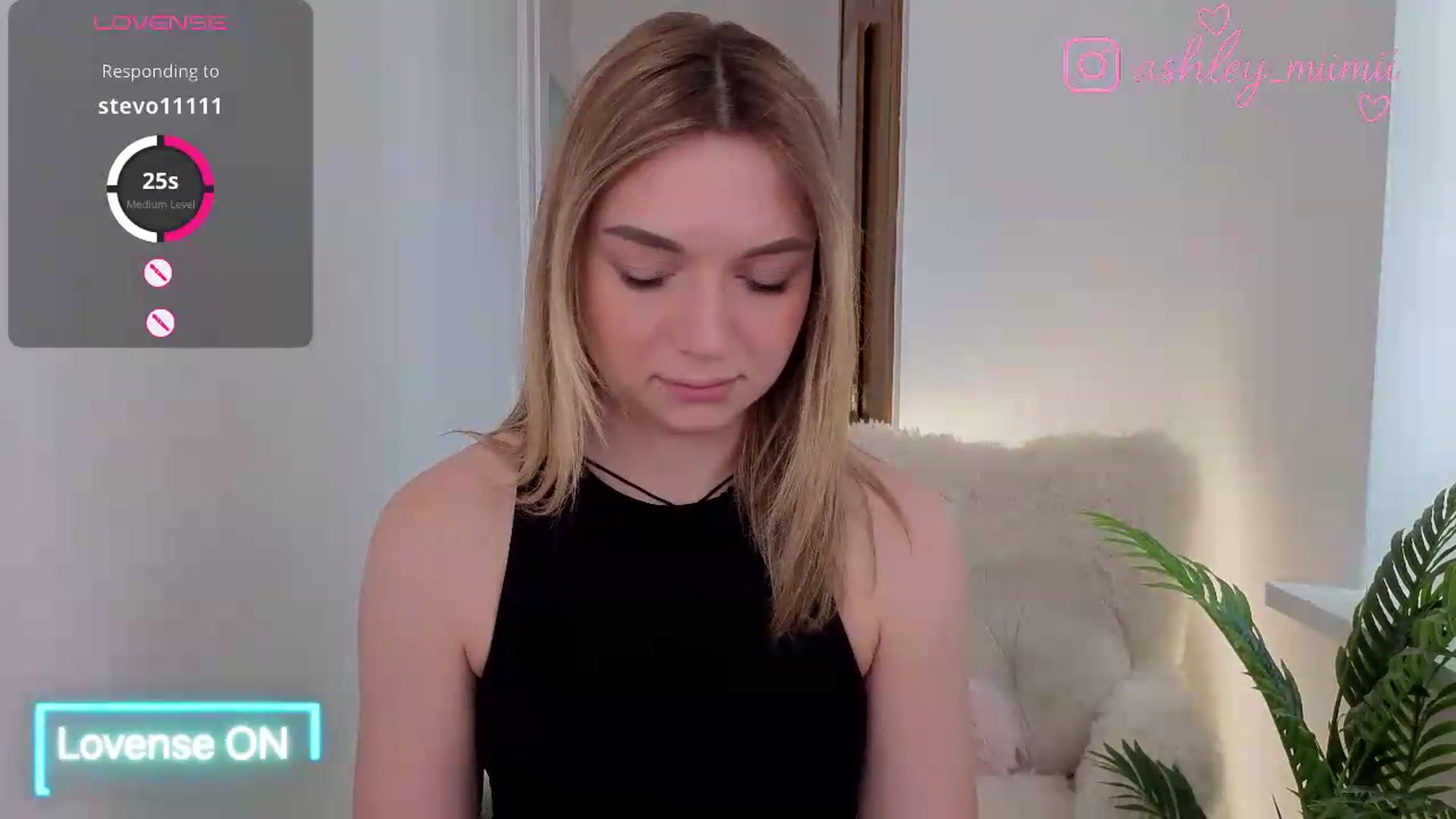Gallery image thumbnail from AshleyMimi's myfreecams stream on, 06/07/2026, 14:44 image 3 of 20