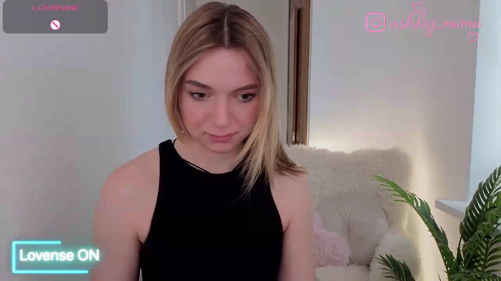 Gallery image thumbnail from AshleyMimi's myfreecams stream on, 06/07/2026, 14:44 image 5 of 20