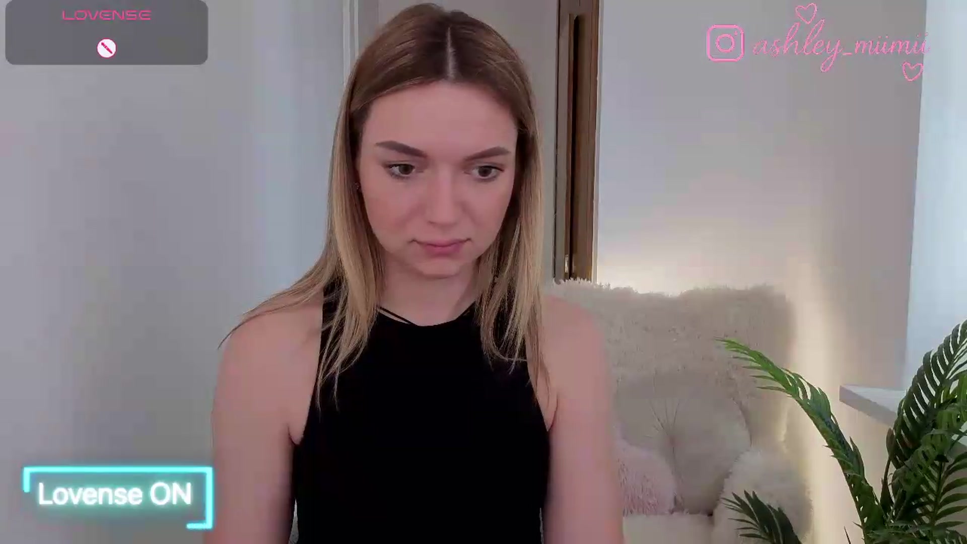 Gallery image thumbnail from AshleyMimi's myfreecams stream on, 06/07/2026, 14:44 image 6 of 20