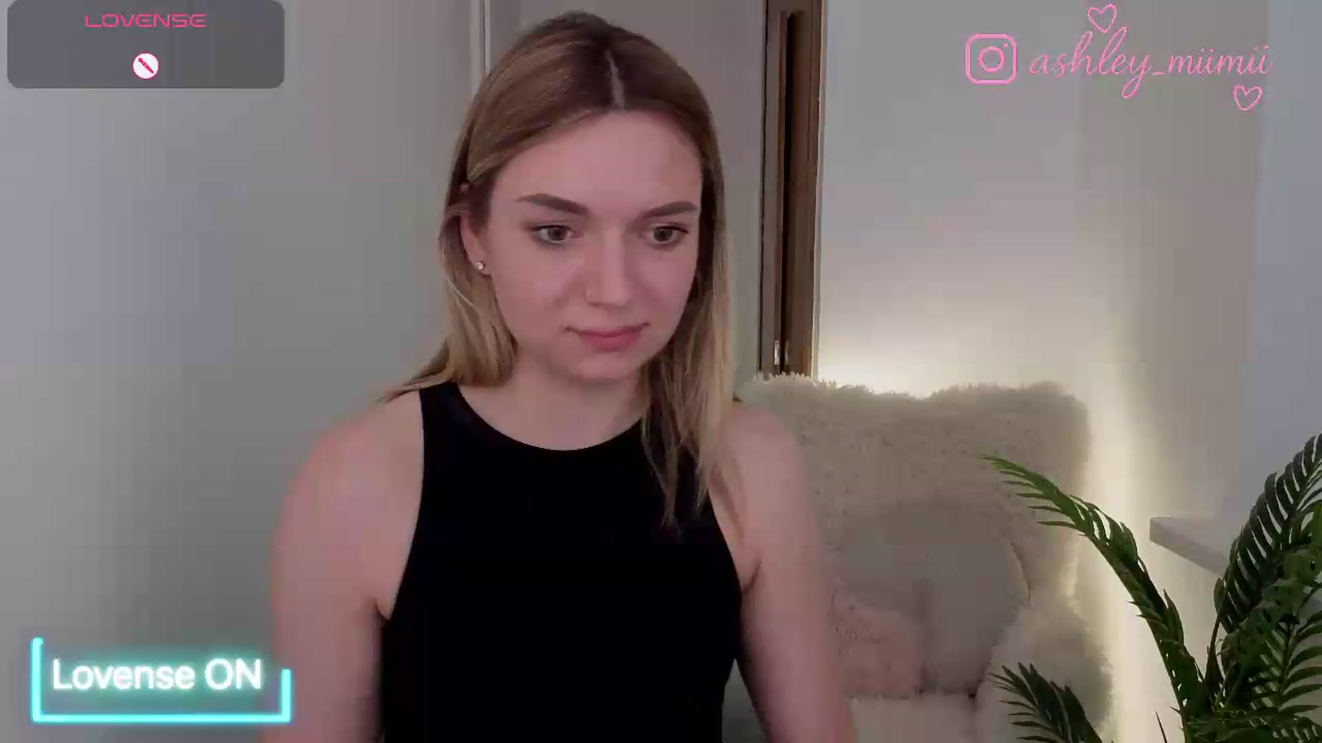 Gallery image thumbnail from AshleyMimi's myfreecams stream on, 06/07/2026, 19:23 image 17 of 20