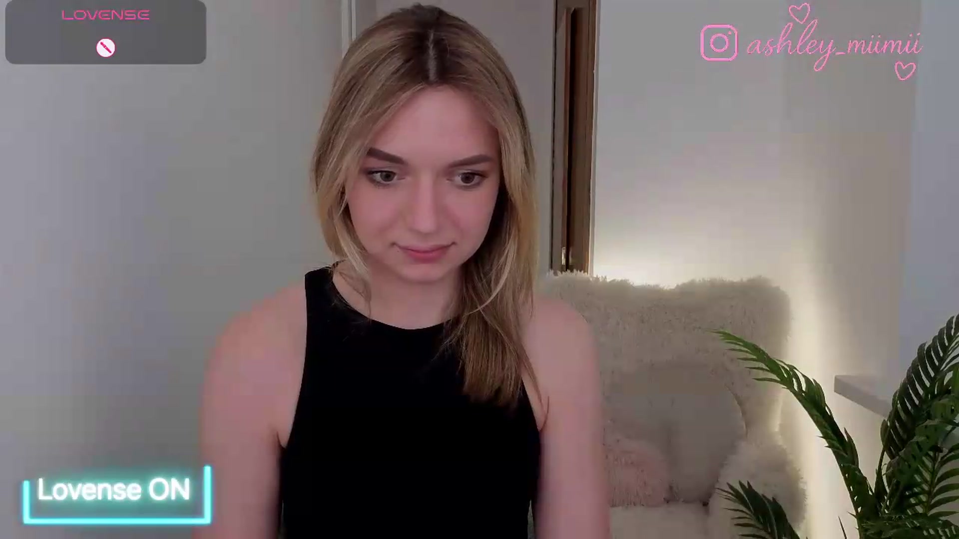 Gallery image thumbnail from AshleyMimi's myfreecams stream on, 06/07/2026, 19:23 image 11 of 20
