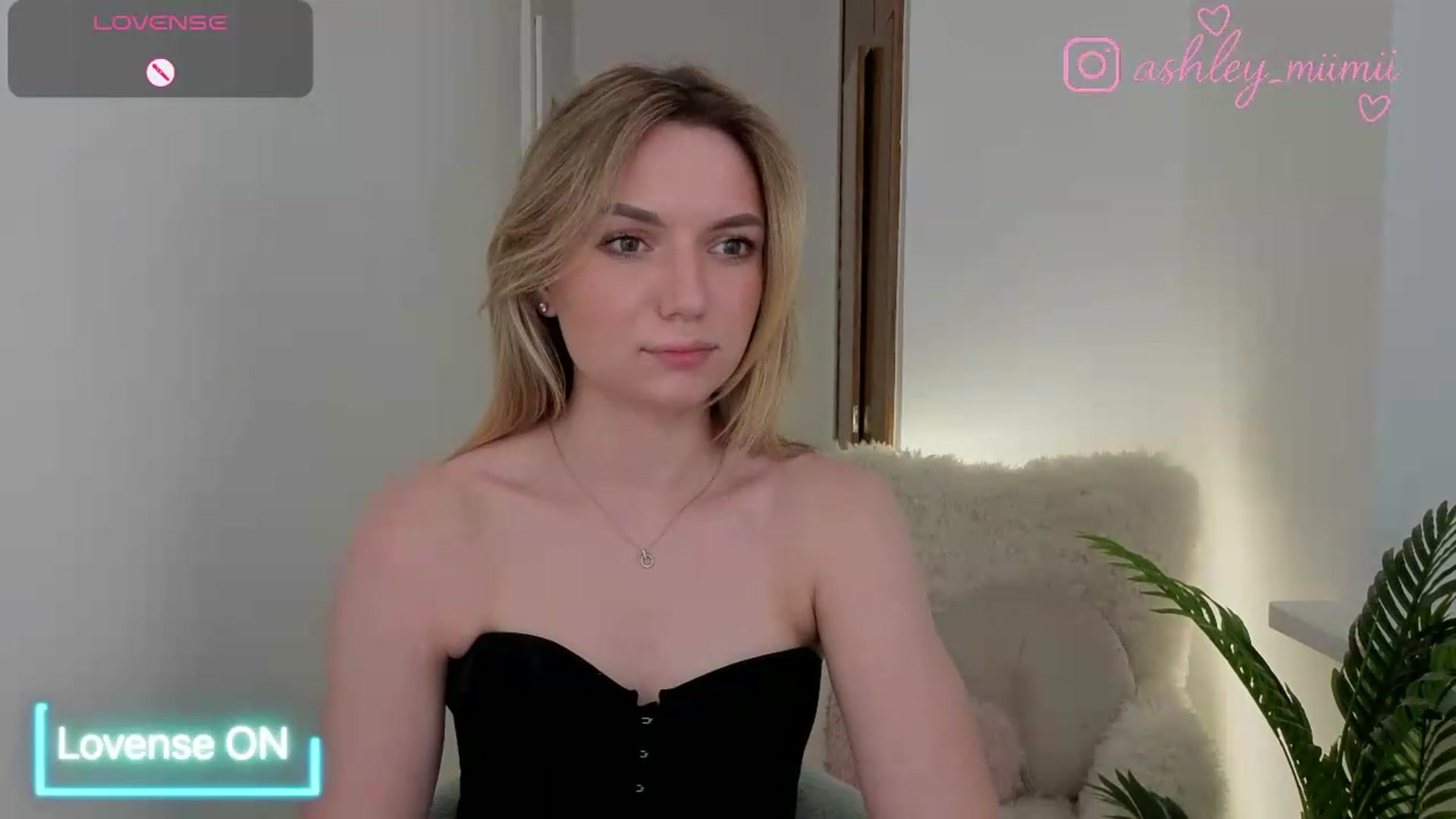Gallery image thumbnail from AshleyMimi's myfreecams stream on, 06/08/2026, 19:29 image 10 of 20