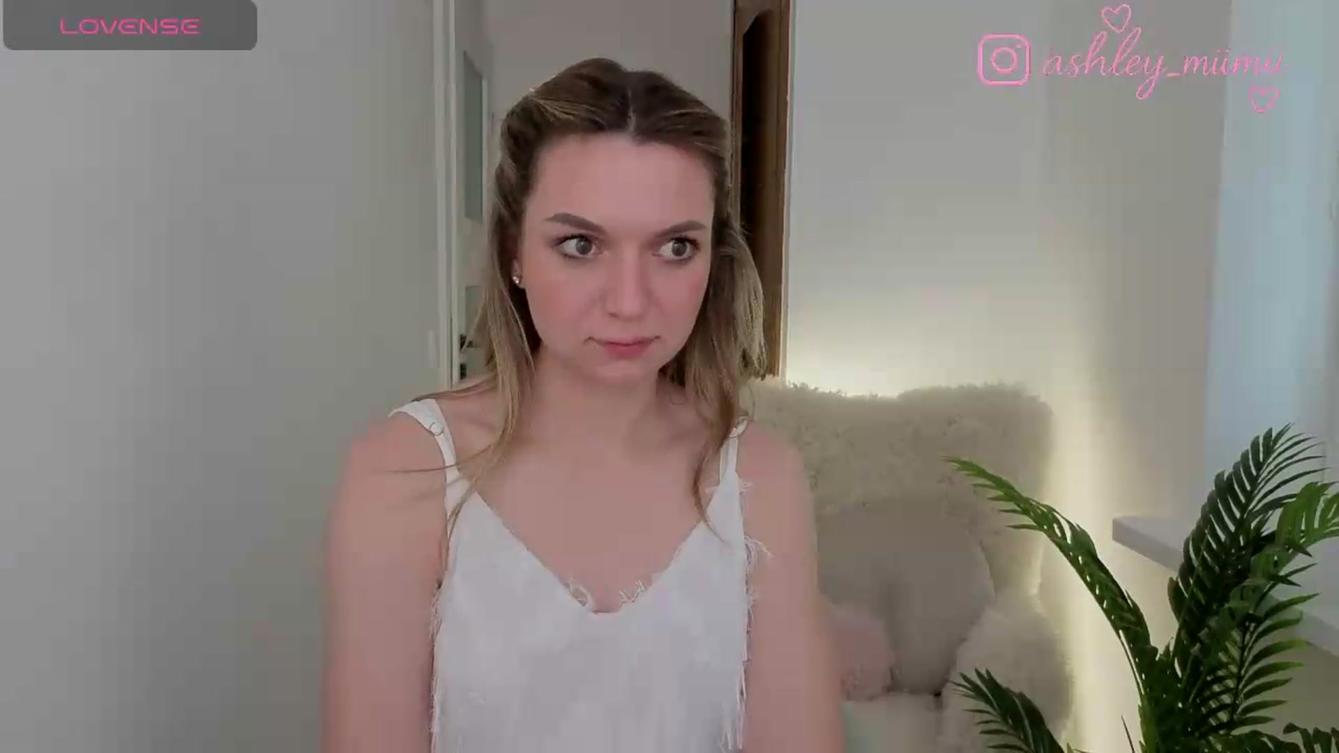Gallery image thumbnail from AshleyMimi's myfreecams stream on, 06/11/2026, 17:19 image 13 of 20