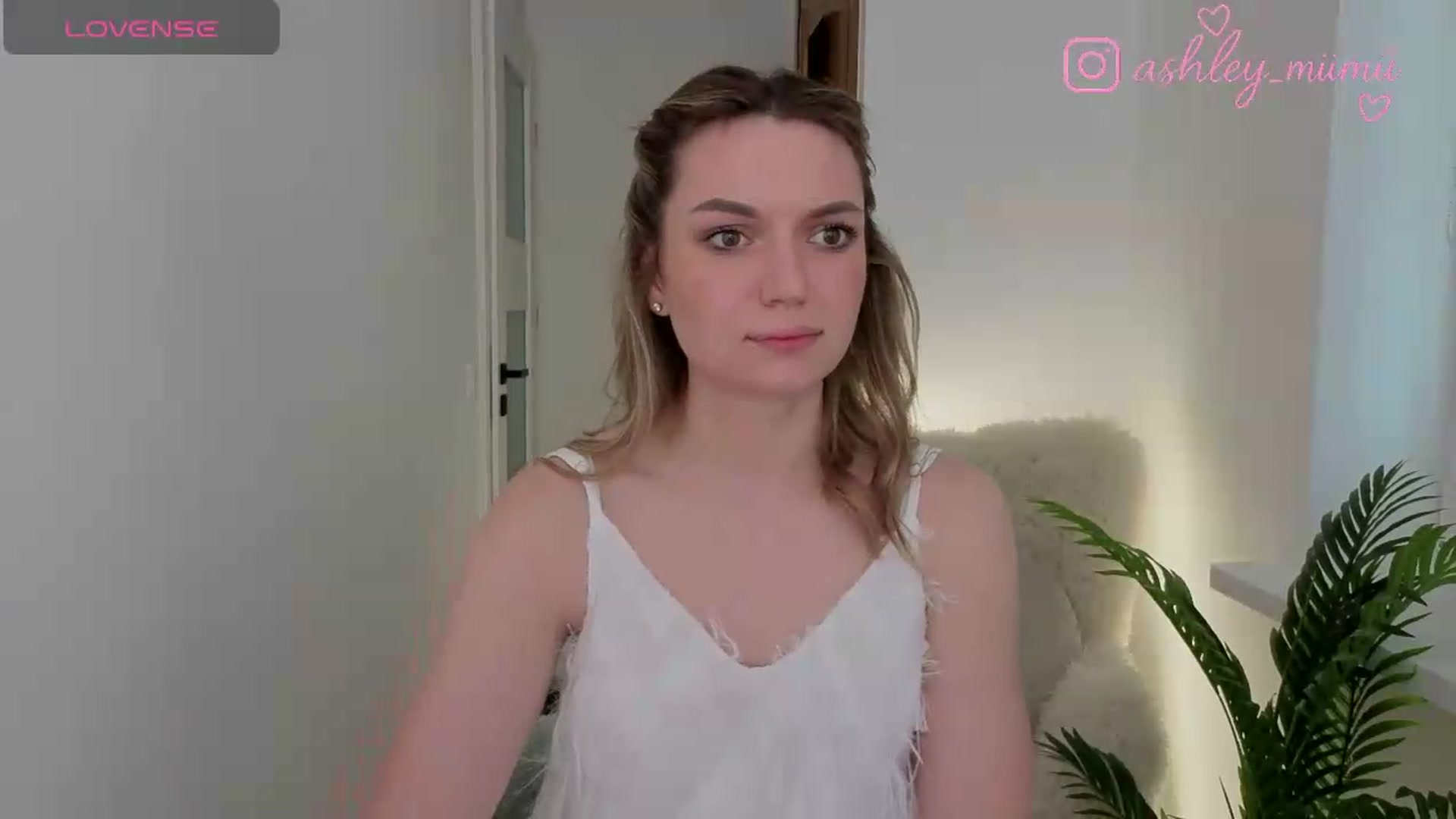 Gallery image thumbnail from AshleyMimi's myfreecams stream on, 06/11/2026, 17:19 image 5 of 20