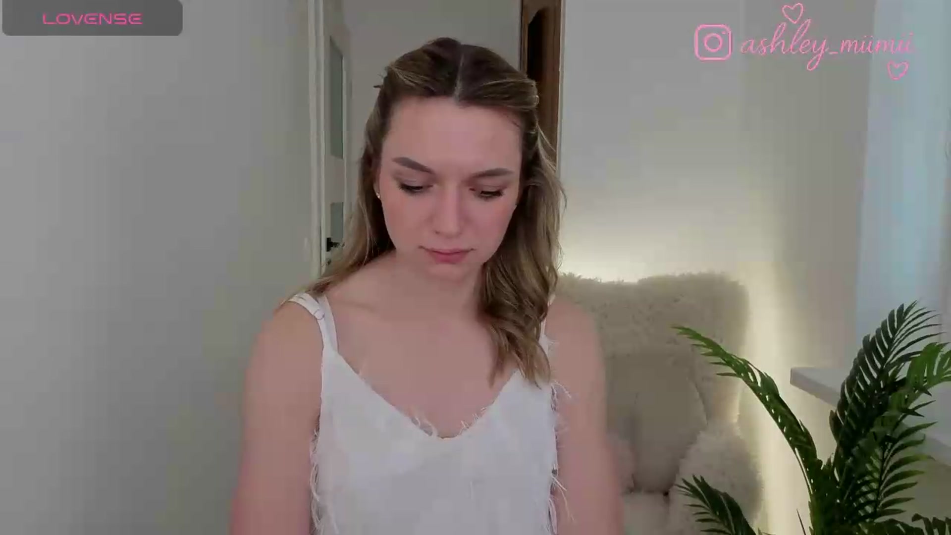 Gallery image thumbnail from AshleyMimi's myfreecams stream on, 06/11/2026, 17:19 image 3 of 20