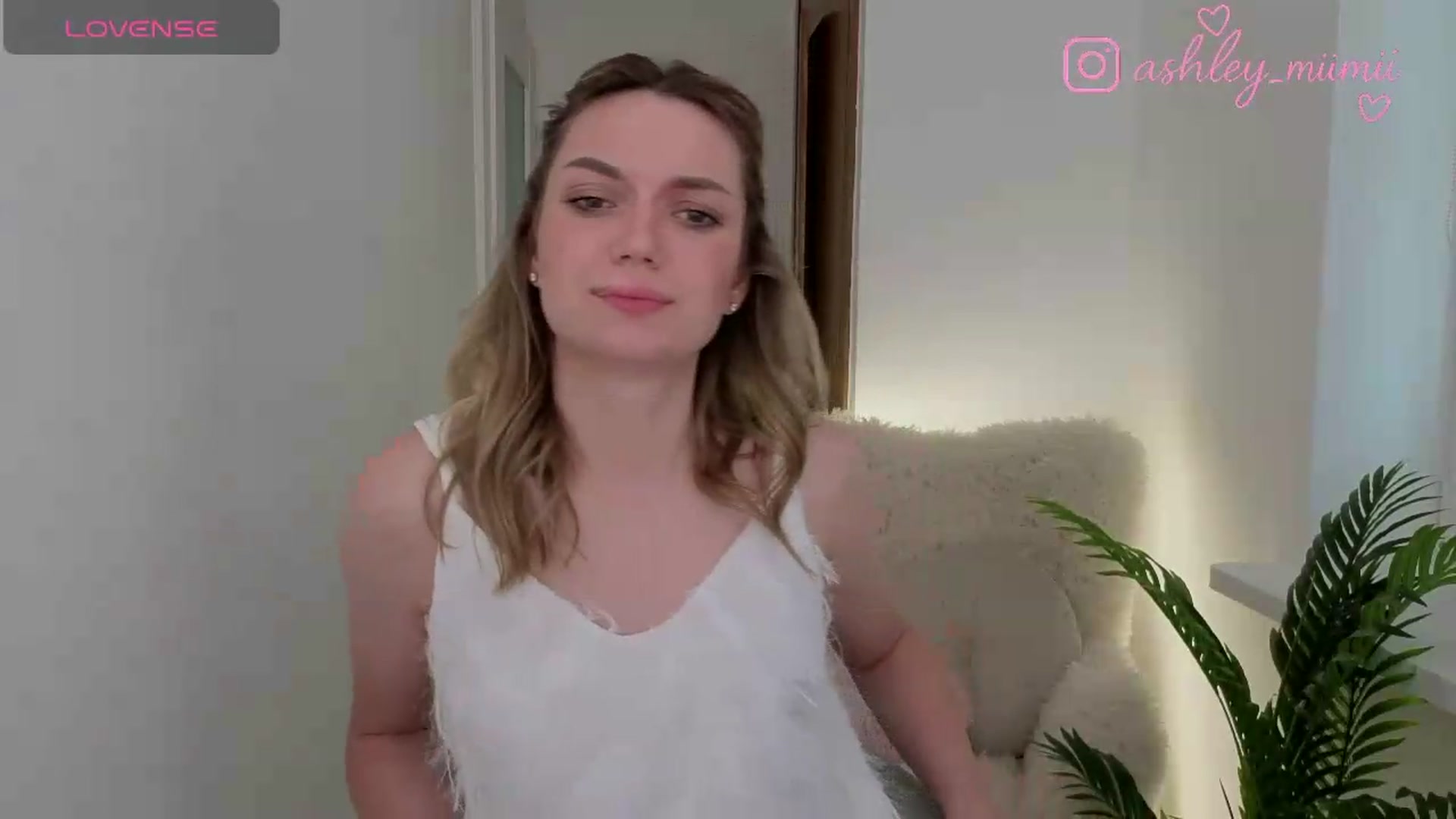 Gallery image thumbnail from AshleyMimi's myfreecams stream on, 06/11/2026, 17:19 image 4 of 20