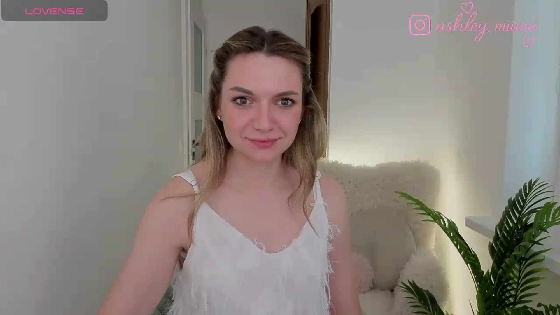 Gallery image thumbnail from AshleyMimi's myfreecams stream on, 06/11/2026, 17:19 image 15 of 20