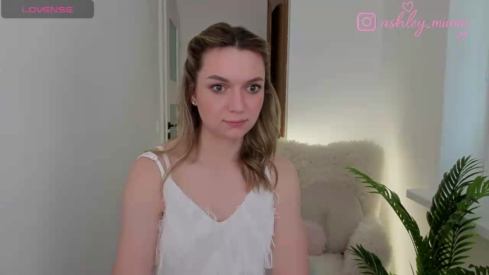 Gallery image thumbnail from AshleyMimi's myfreecams stream on, 06/11/2026, 17:19 image 9 of 20