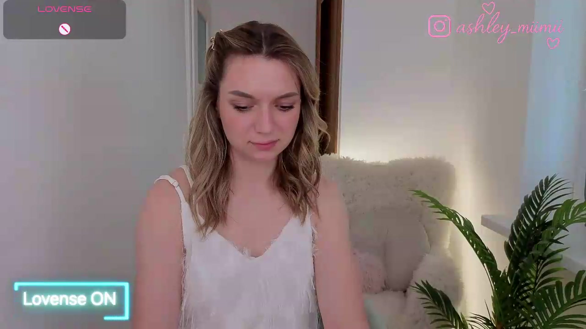 Gallery image thumbnail from AshleyMimi's myfreecams stream on, 06/11/2026, 18:14 image 13 of 20