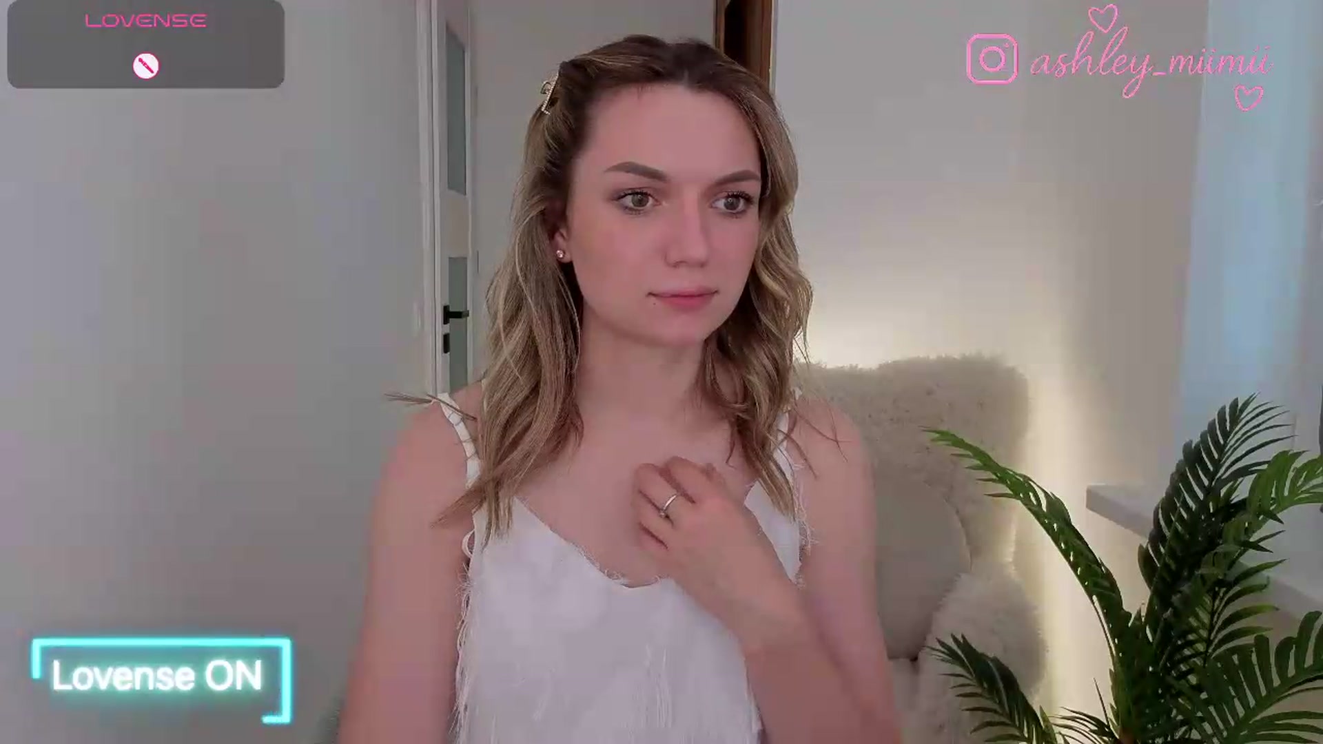 Gallery image thumbnail from AshleyMimi's myfreecams stream on, 06/11/2026, 18:14 image 6 of 20