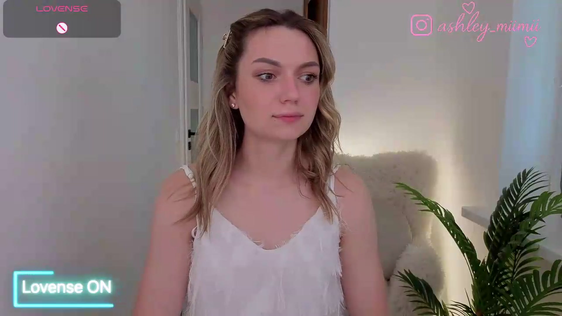 Gallery image thumbnail from AshleyMimi's myfreecams stream on, 06/11/2026, 18:14 image 10 of 20