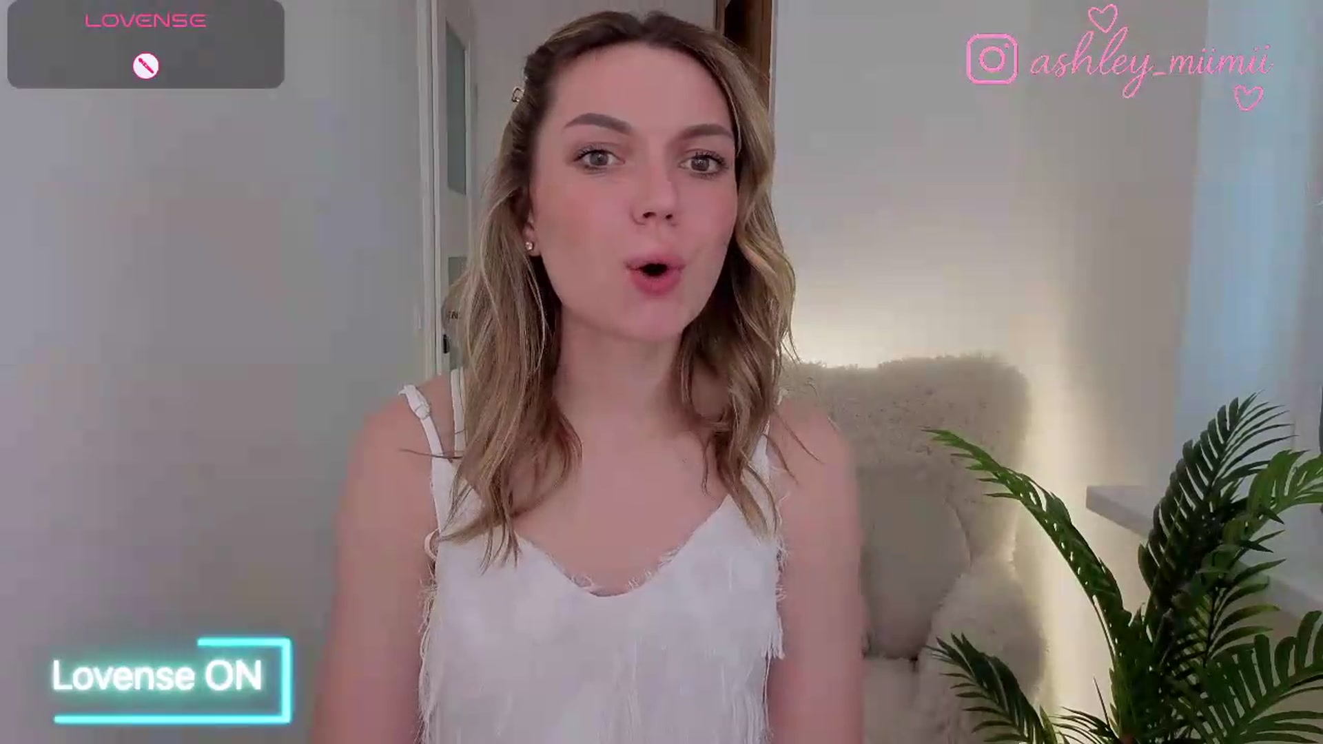 Gallery image thumbnail from AshleyMimi's myfreecams stream on, 06/11/2026, 18:14 image 8 of 20