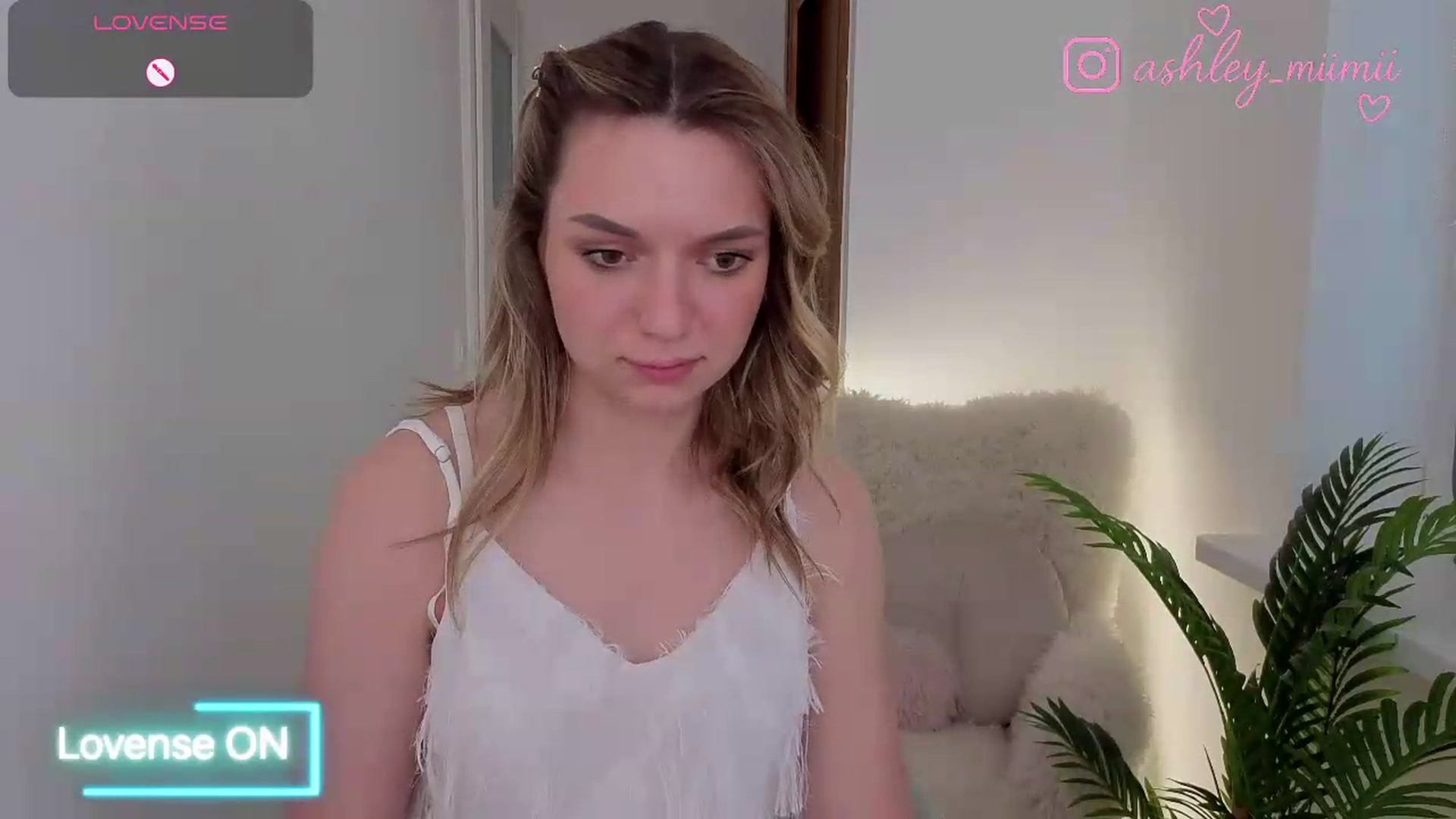 Gallery image thumbnail from AshleyMimi's myfreecams stream on, 06/11/2026, 19:17 image 4 of 20