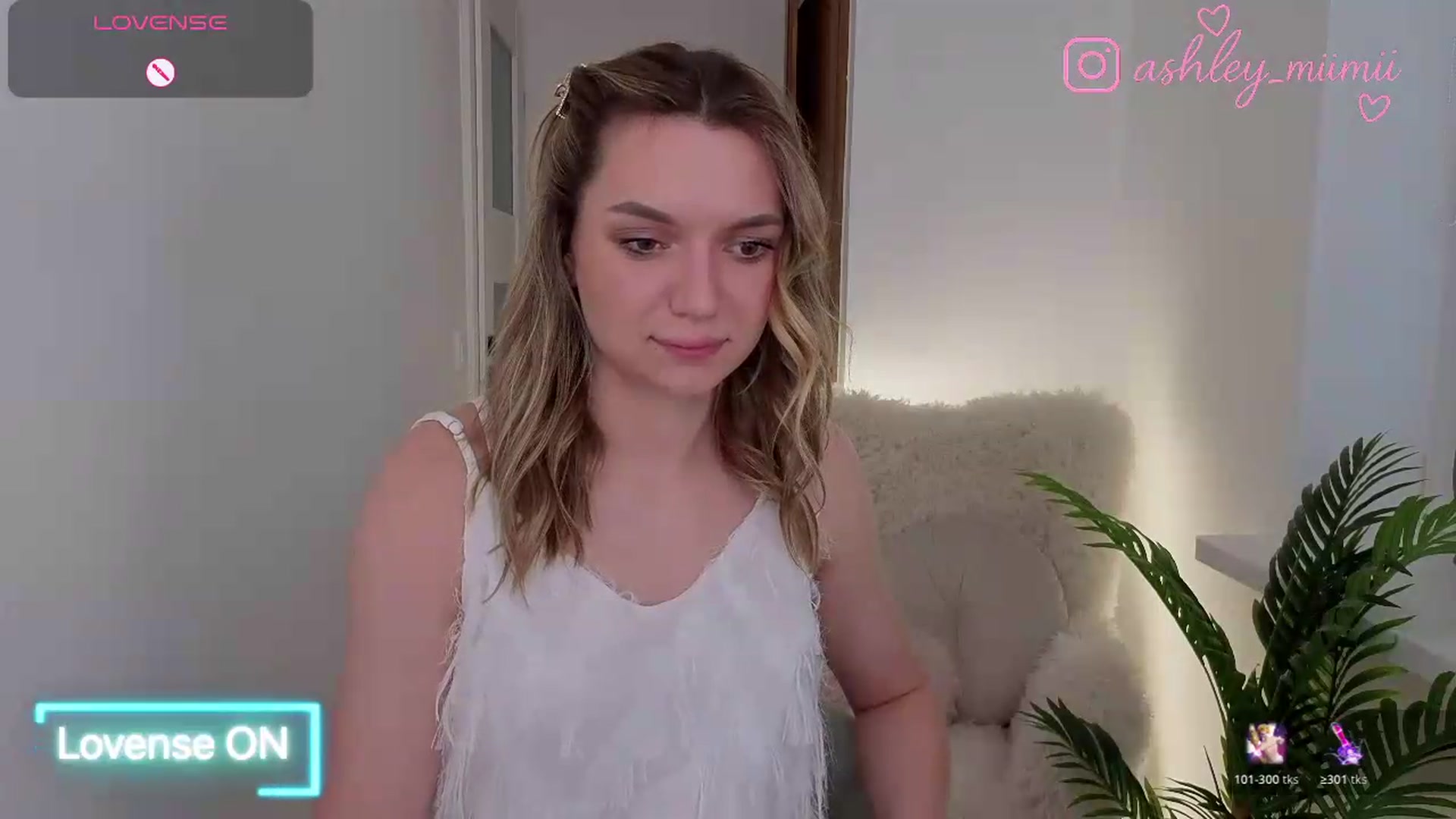 Gallery image thumbnail from AshleyMimi's myfreecams stream on, 06/11/2026, 19:17 image 11 of 20