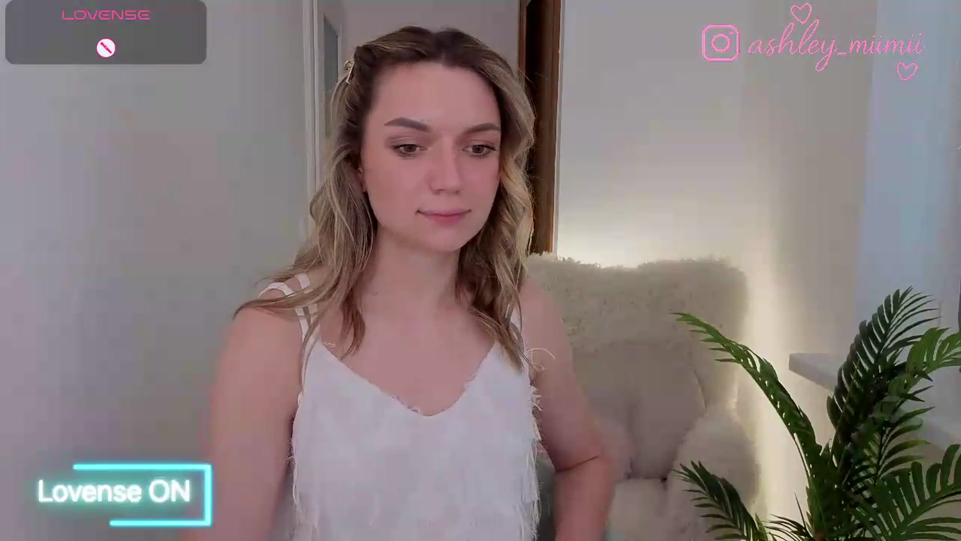 Gallery image thumbnail from AshleyMimi's myfreecams stream on, 06/11/2026, 19:17 image 3 of 20