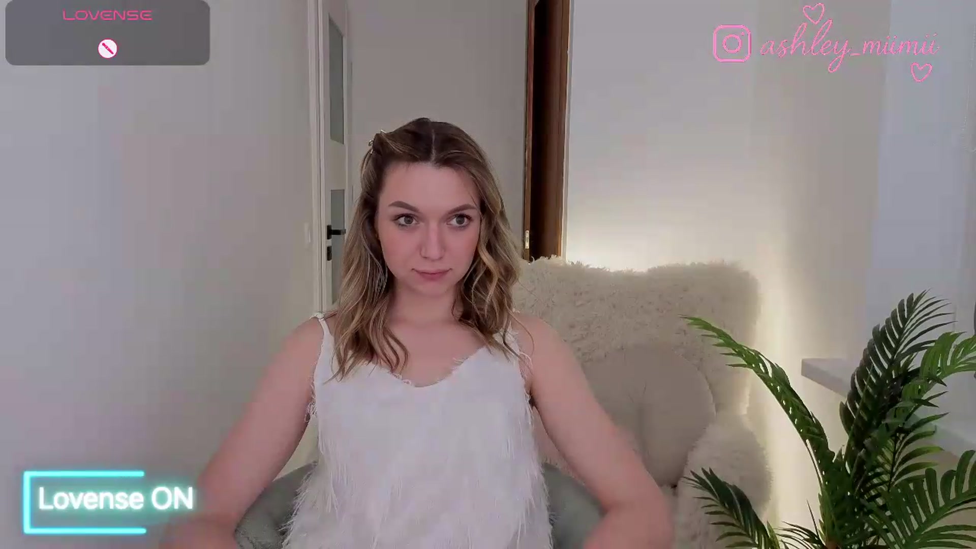 Gallery image thumbnail from AshleyMimi's myfreecams stream on, 06/11/2026, 19:17 image 17 of 20