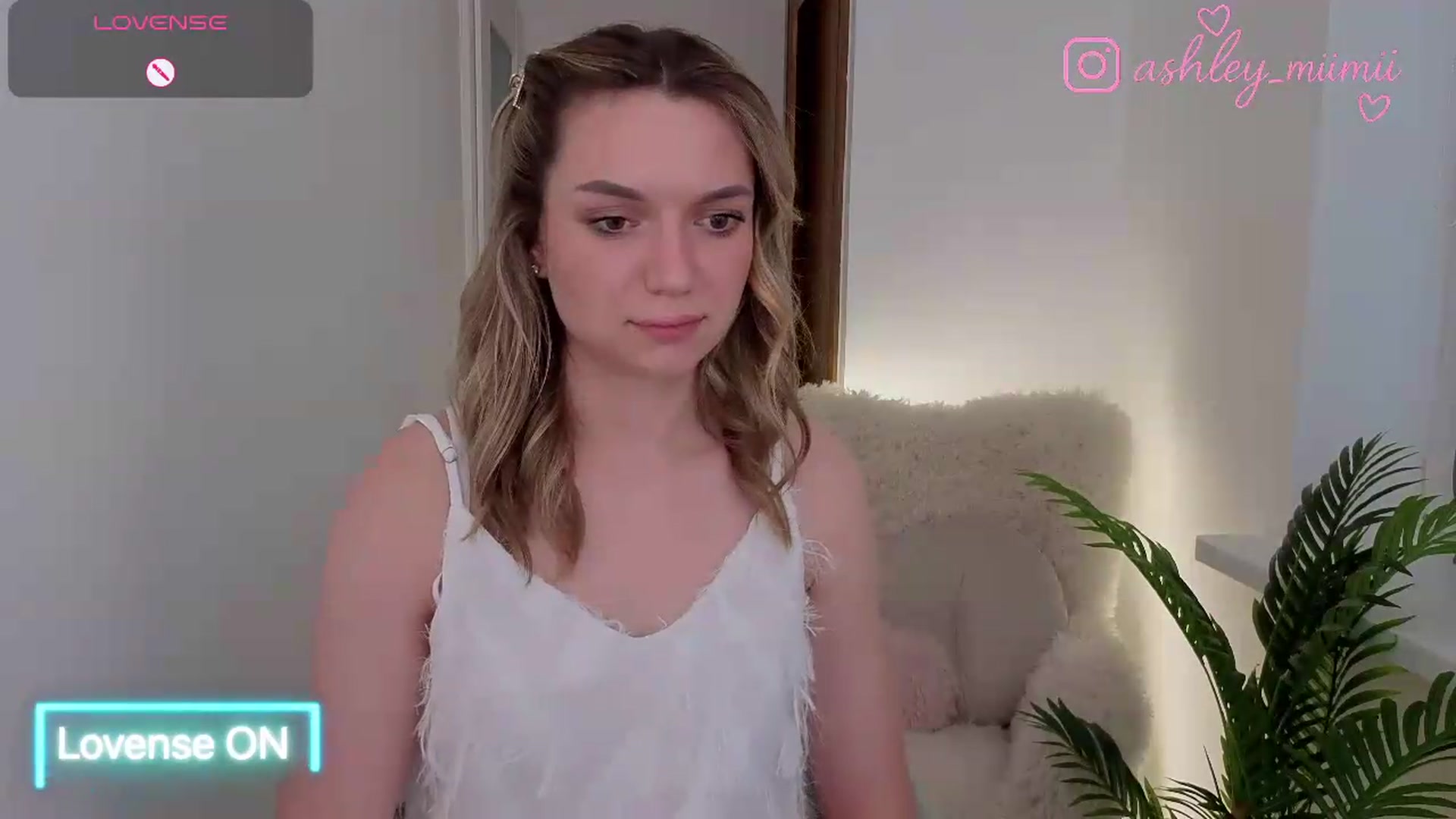 Gallery image thumbnail from AshleyMimi's myfreecams stream on, 06/11/2026, 19:17 image 10 of 20
