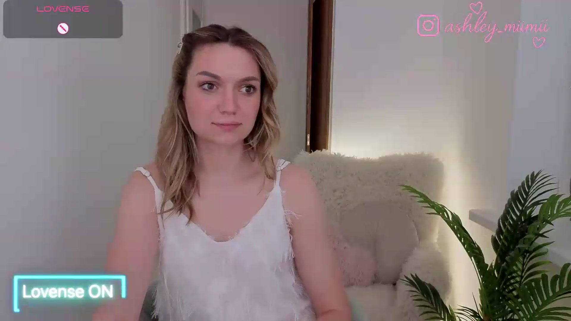 Gallery image thumbnail from AshleyMimi's myfreecams stream on, 06/11/2026, 19:17 image 19 of 20