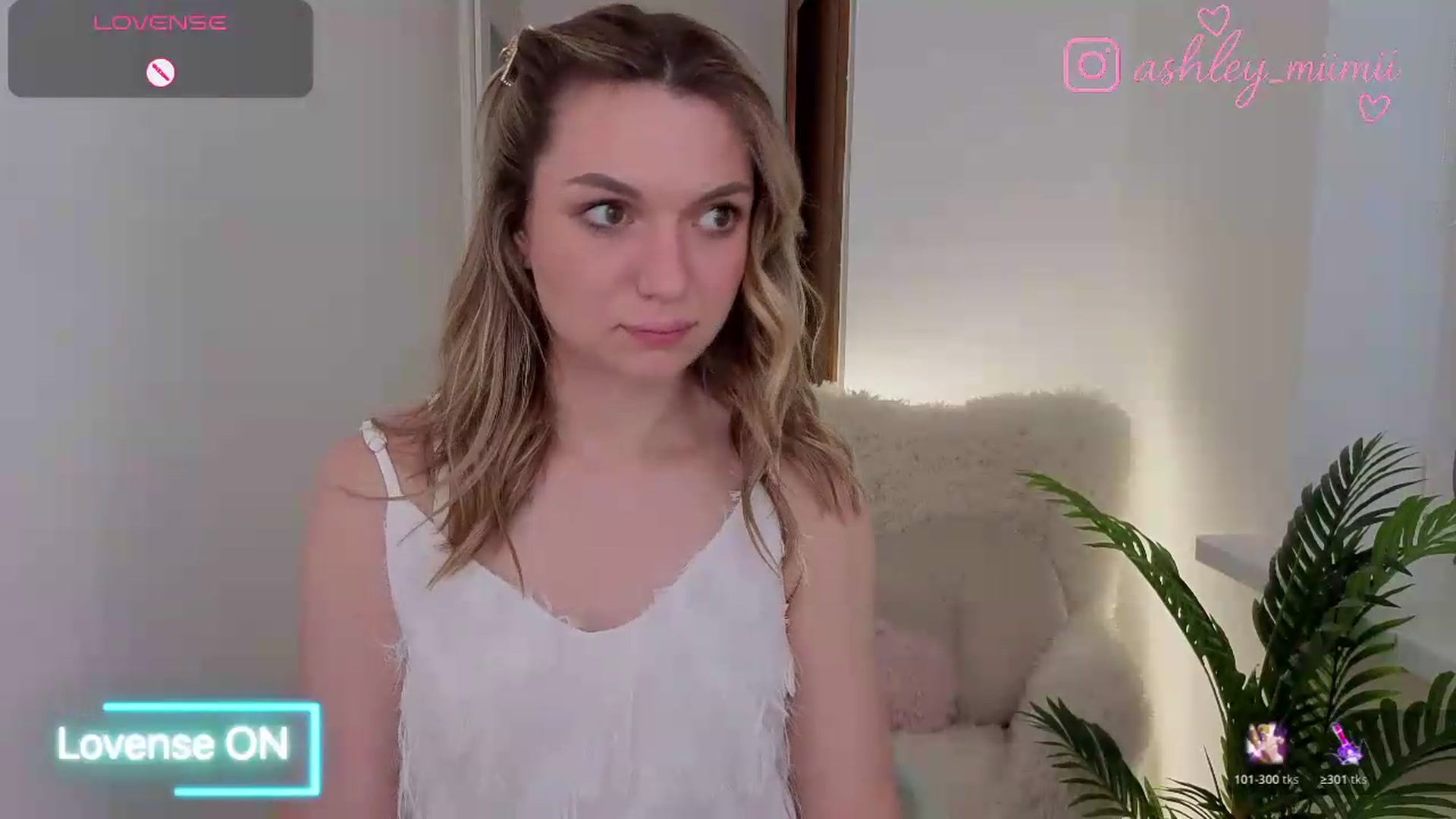 Gallery image thumbnail from AshleyMimi's myfreecams stream on, 06/11/2026, 19:17 image 12 of 20